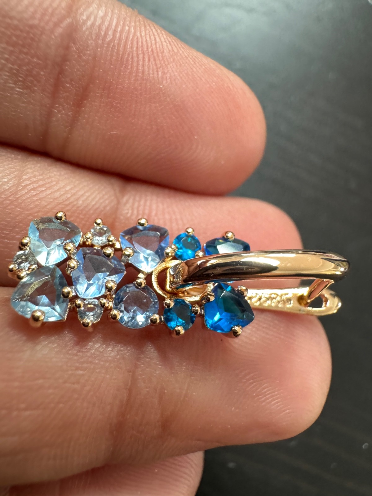 585 14K RG Rose Gold Stamped Allure Ombré Ocean Blue Stud Earrings