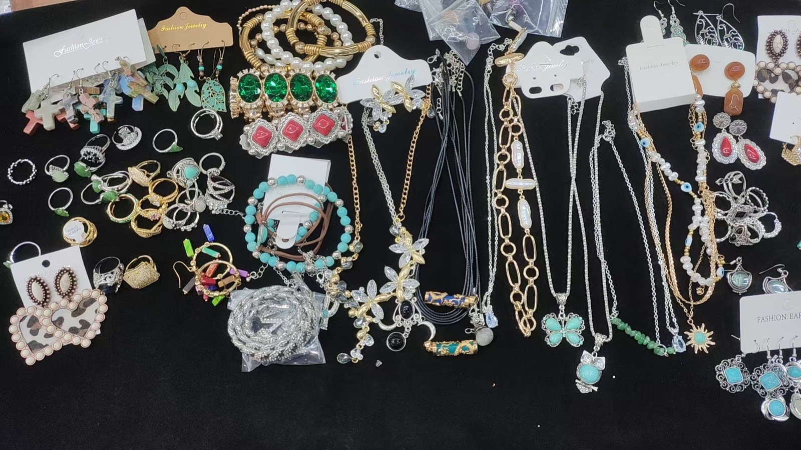 50LBS Mystery Bulk Lot Jewelry Earrings Rings Necklaces Bracelets USA Free PP