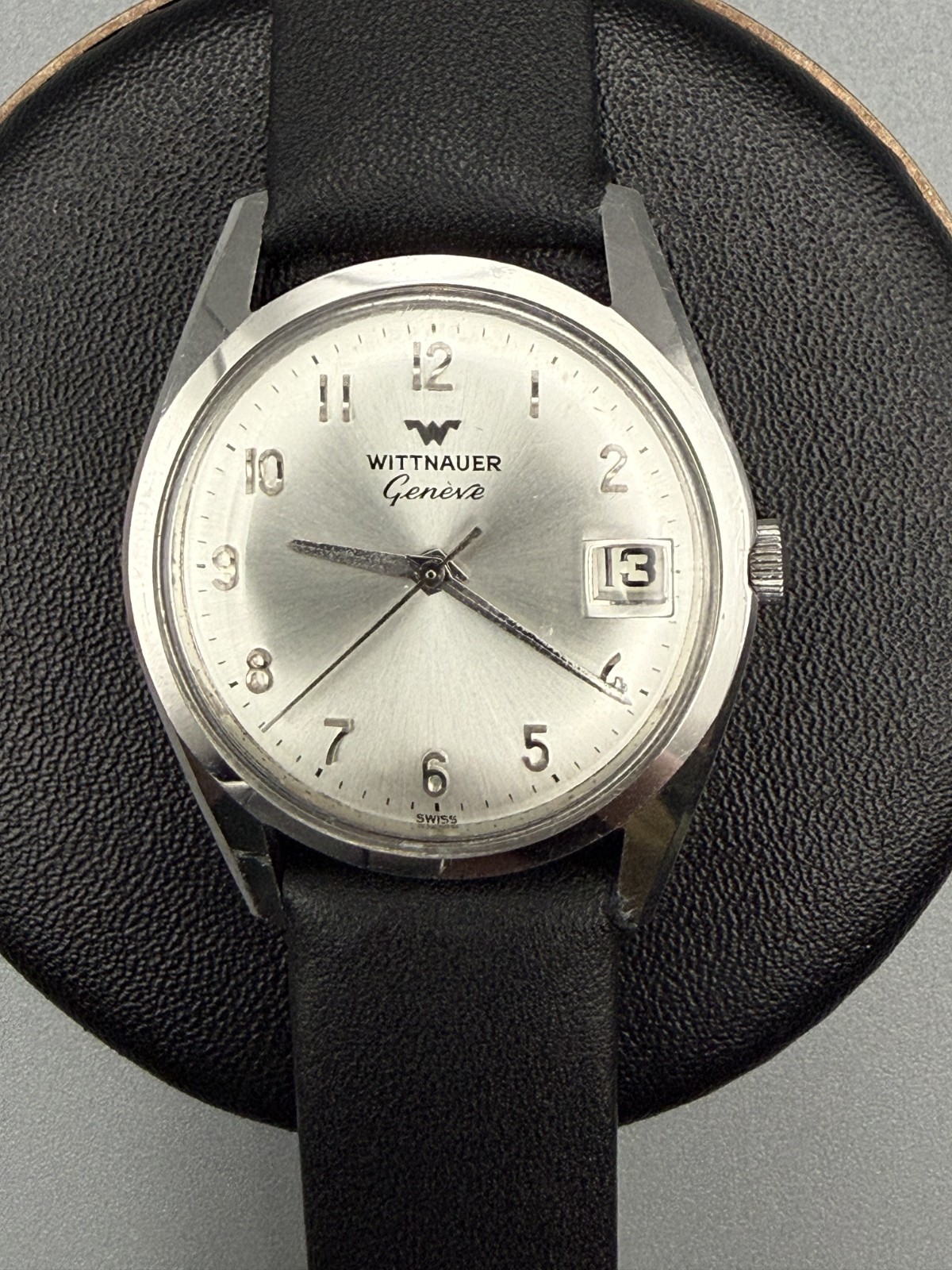 Wittnauer Geneve Swiss Manual Wind Date Watch 34mm Sunburst Dial – Runs Well
