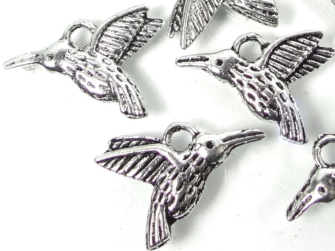 15 Antique Silver Pewter hummingbird Flying Bird Charm 12x16mm