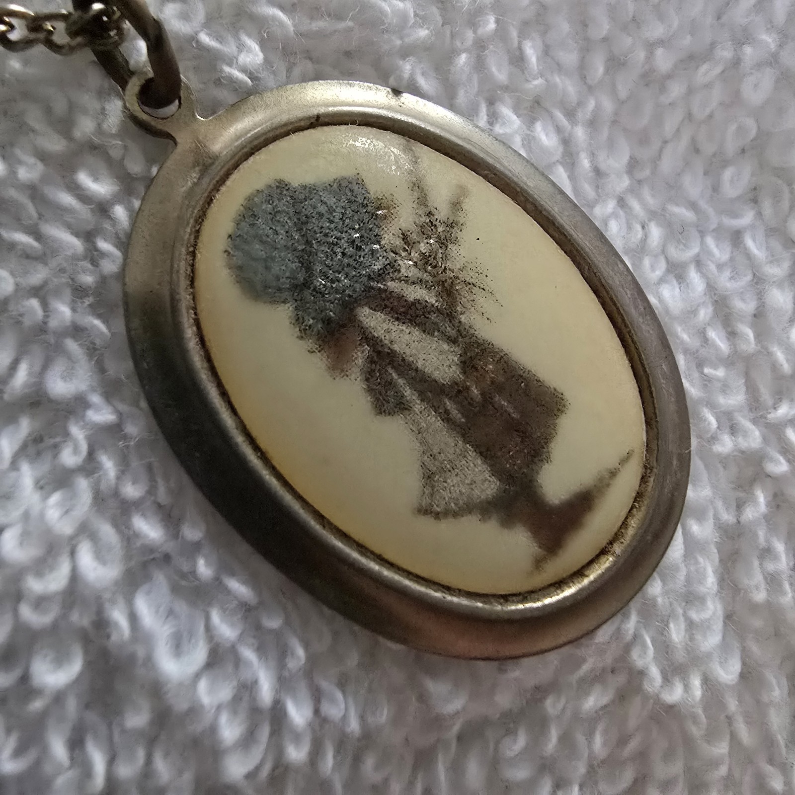 Vtg Holly Hobbie American Greetings 9 in Long Necklace Pendant – Collectible