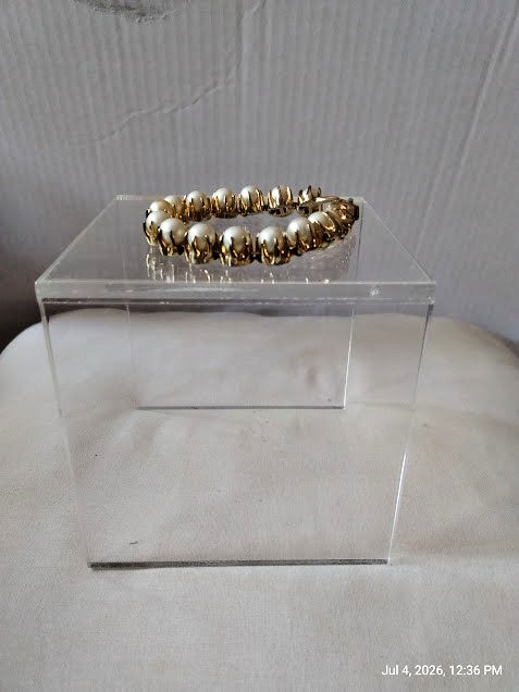 Vintage Gold Tone Faux Pearl Metal Link Bracelet with Fold Over Clasp