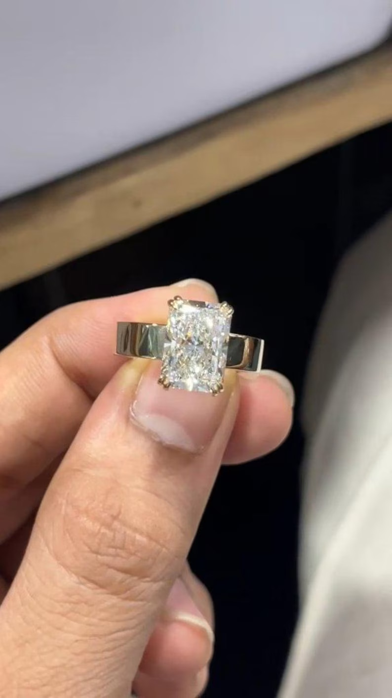 5.0Ct Radiant-Cut E/VS1 Lab Grown Diamond Solitaire Wedding Ring 14K Yellow Gold