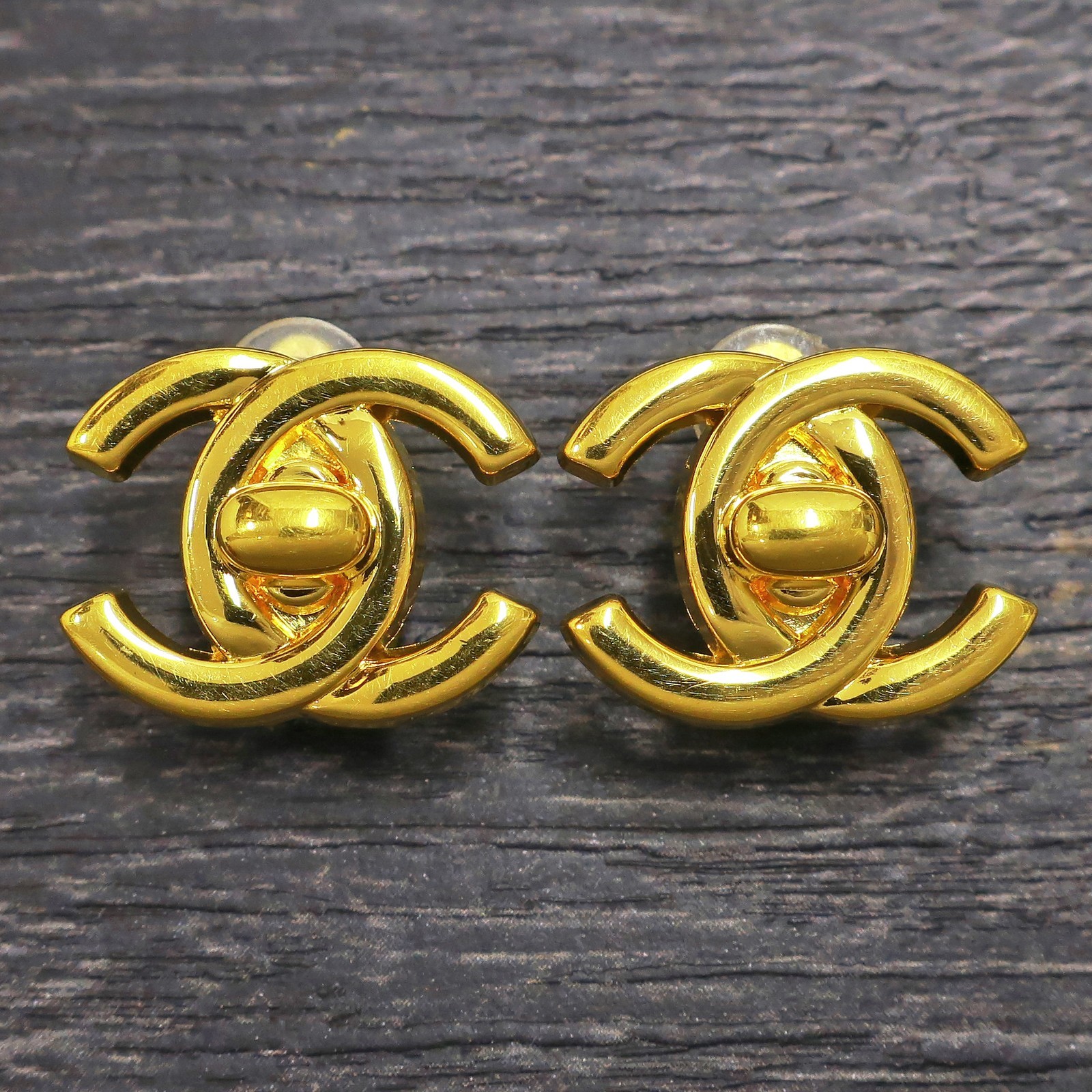 CHANEL Gold Plated CC Logos Turn Lock Vintage Clip Earrings #1325c Rise-on