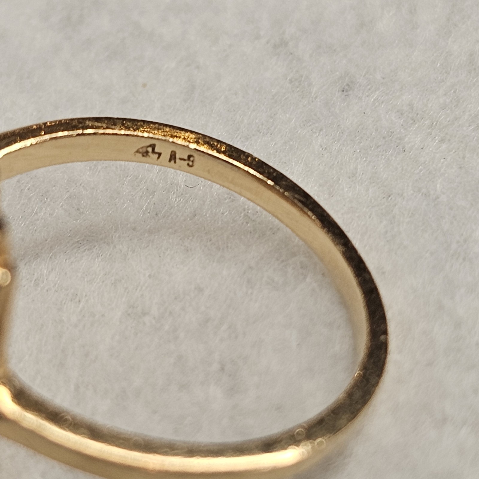 Vintage Art Deco 14K Gold Filigree Shield Ring • Diamonds • Size 6 • Navette…