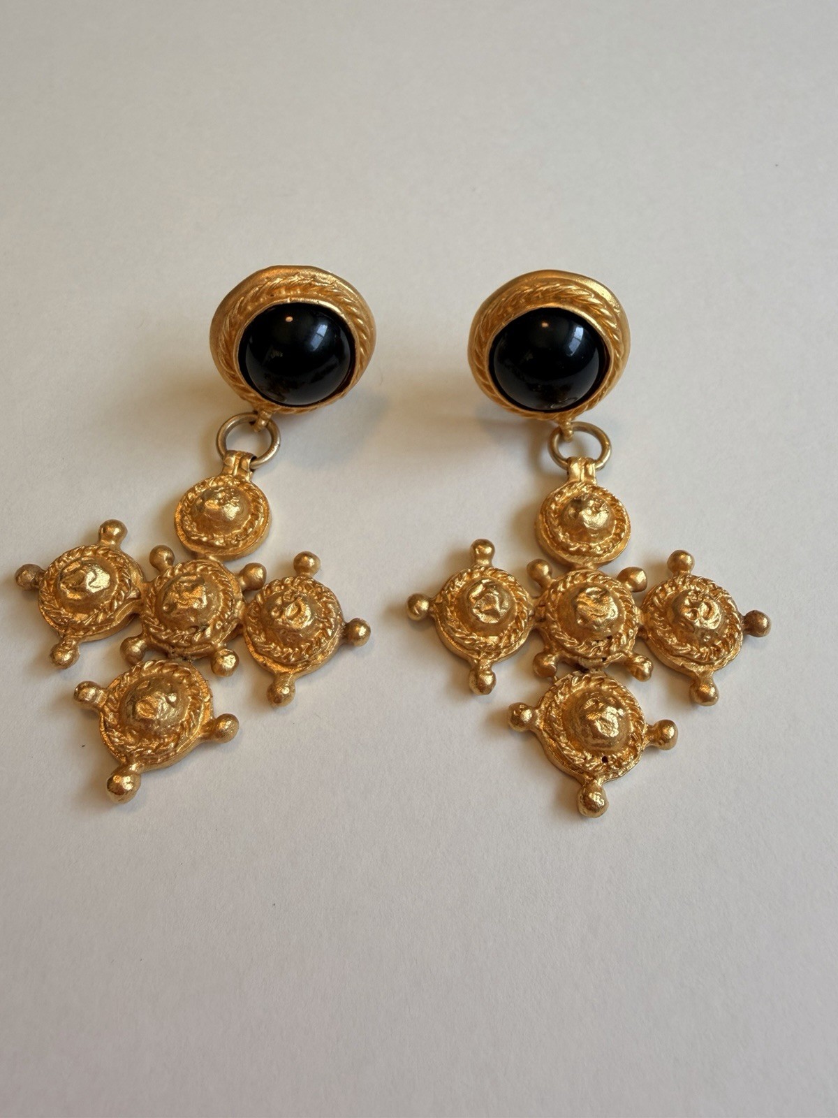Signed DEANNA HAMRO Vtg Maltese Cross Clip On Earrings Gold Black READ/AS IS