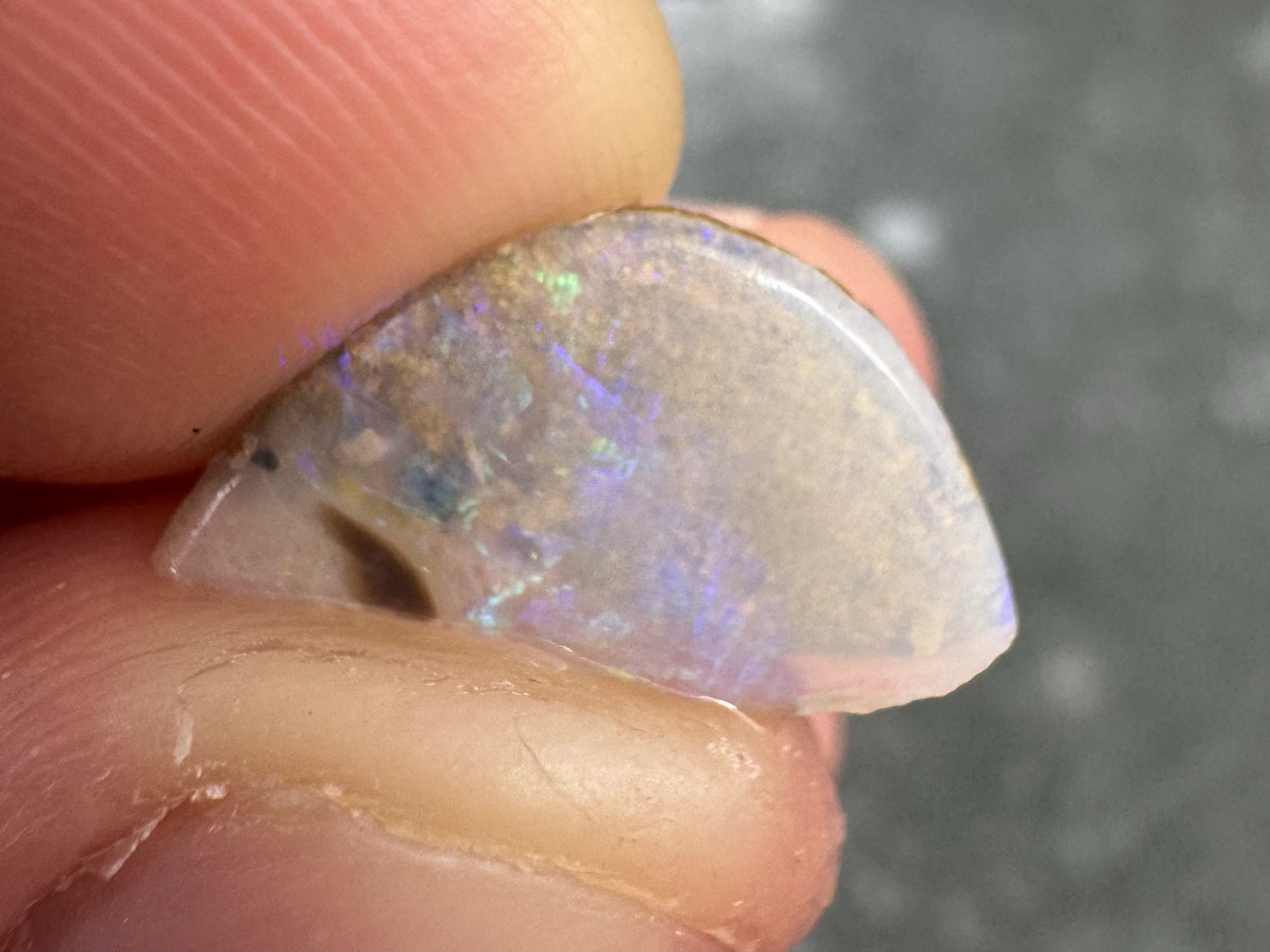 156ct Mintabie Australian Opal Rough Parcel 22pcs Multicolor Old Stock 1oz White
