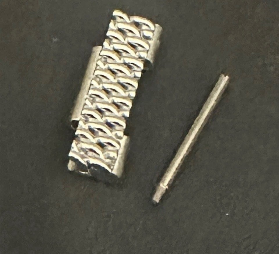 Authentic Breitling 18 mm Milanese Mesh Stainless Steel Link w/ Screw