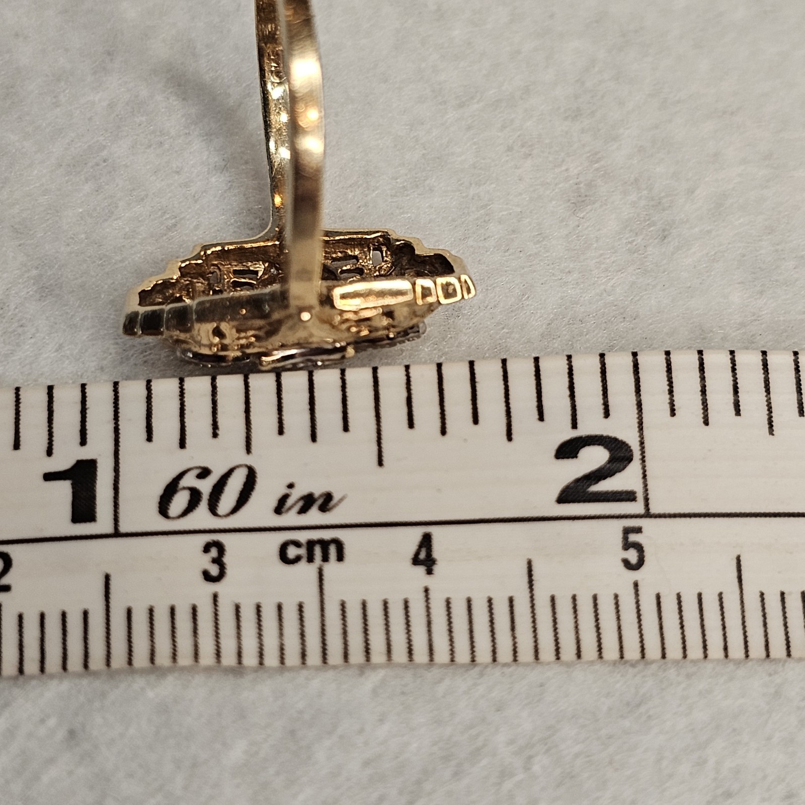 Vintage Art Deco 14K Gold Filigree Shield Ring • Diamonds • Size 6 • Navette…