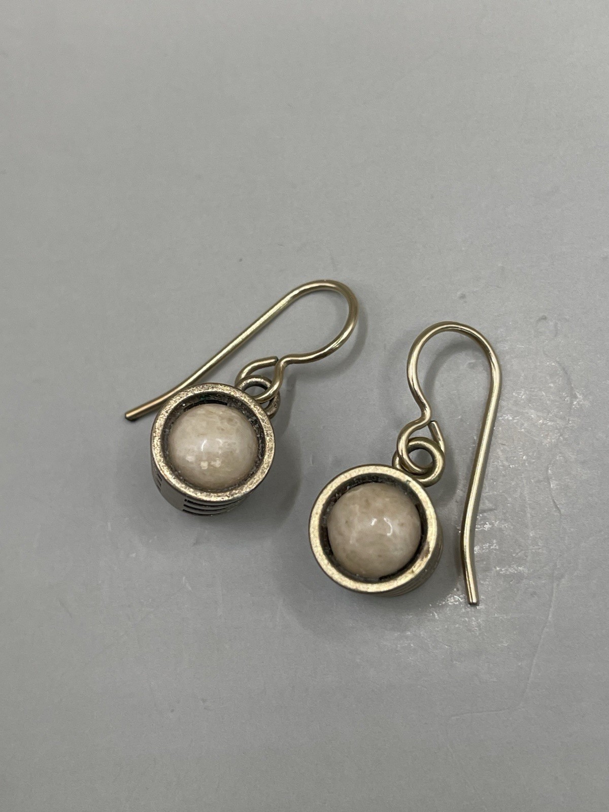 VTG Signed Patricia Locke Goldtone Beige Stone Hook Dangle 0.8” Earrings