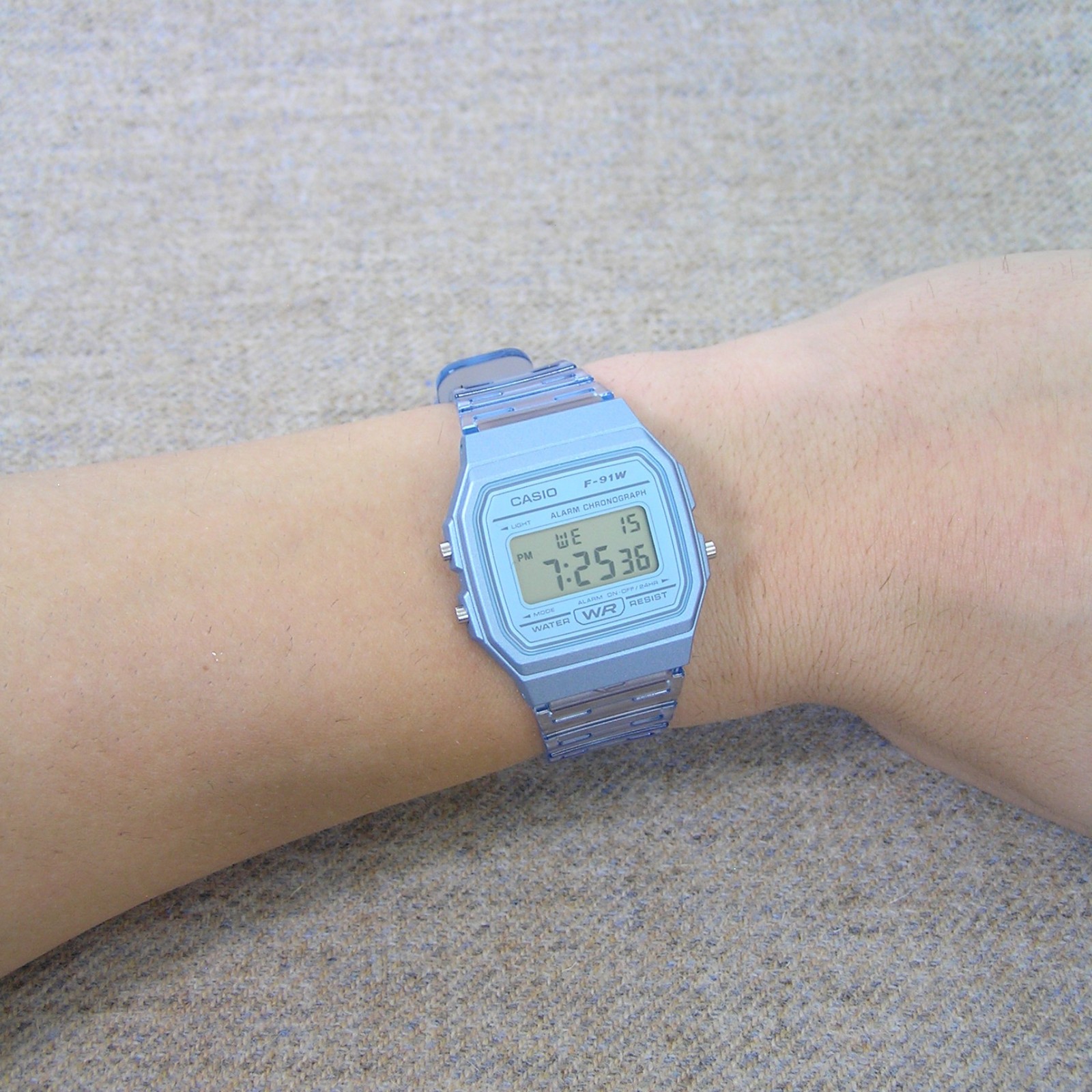 UK STOCK CASIO F-91WS-2JH Japan Exclusive Digital Watch Clear Blue Import Model