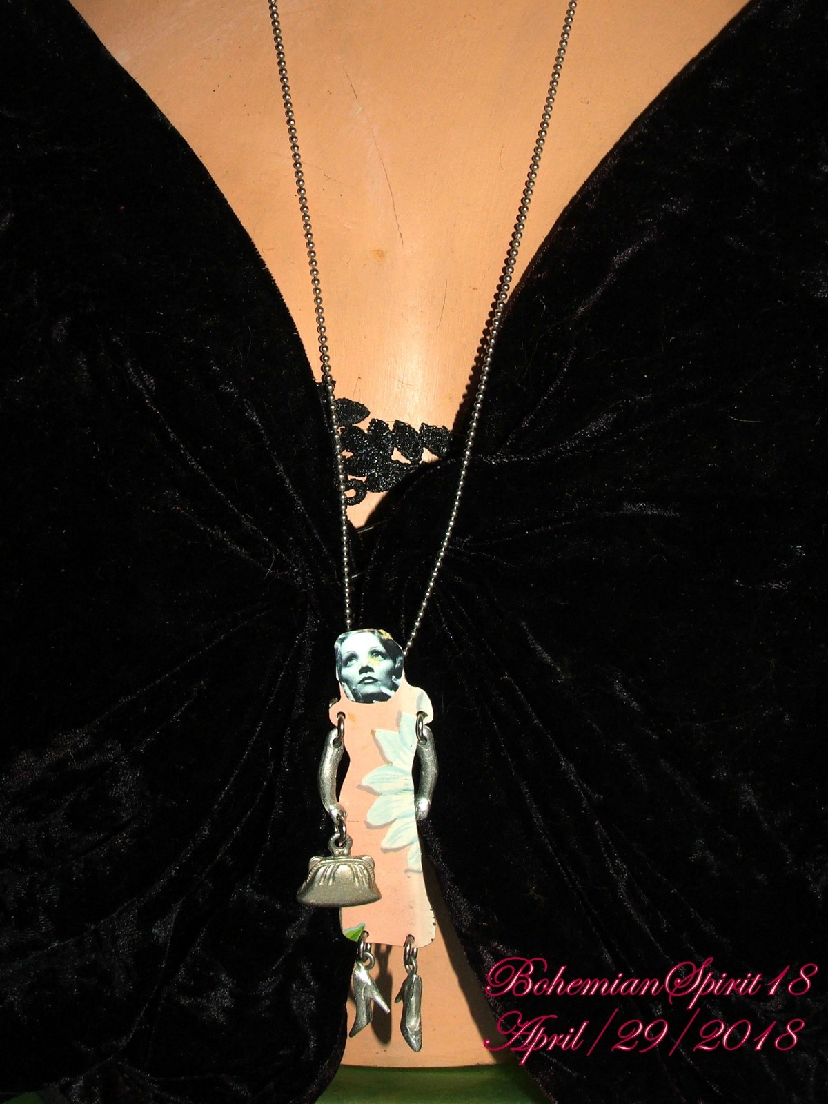 VINTAGE MARLENE DIETRICH CUT OUT METAL MOVEABLE PENDENT ARTISAN PIN/NECKLACE