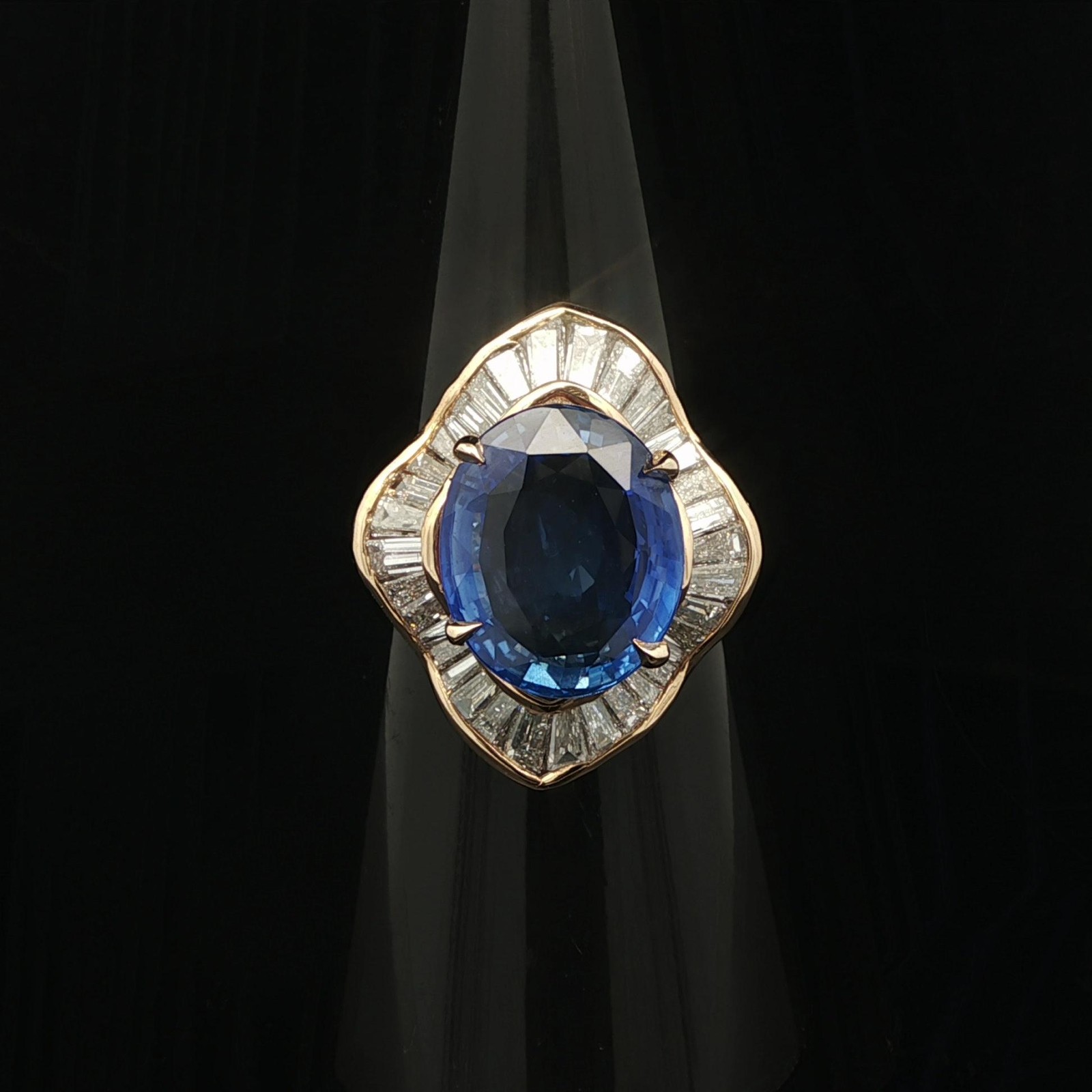 18k Yellow Gold 7.83ct GIA Large Oval Sapphire & Baguette Diamond Ballerina Ring