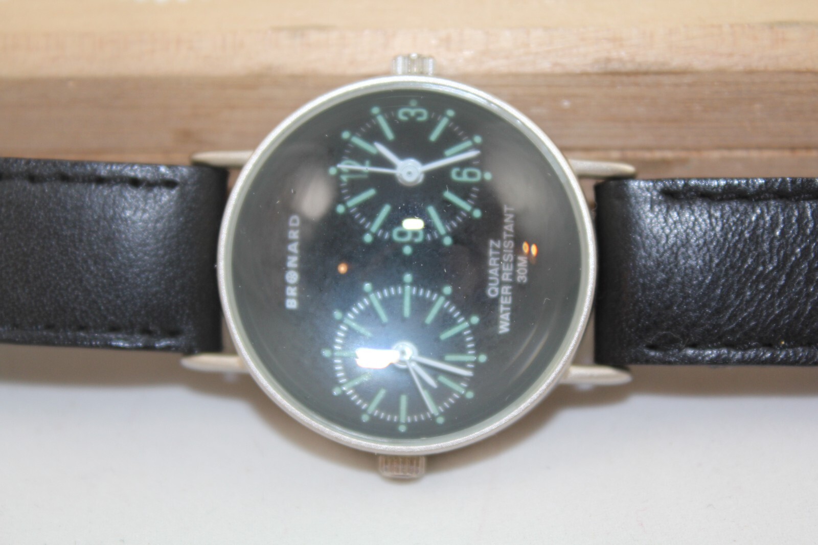 VINTAGE NEW WATCH BONARD GENEVE SWISS from the Netherlands Leather Band NEW