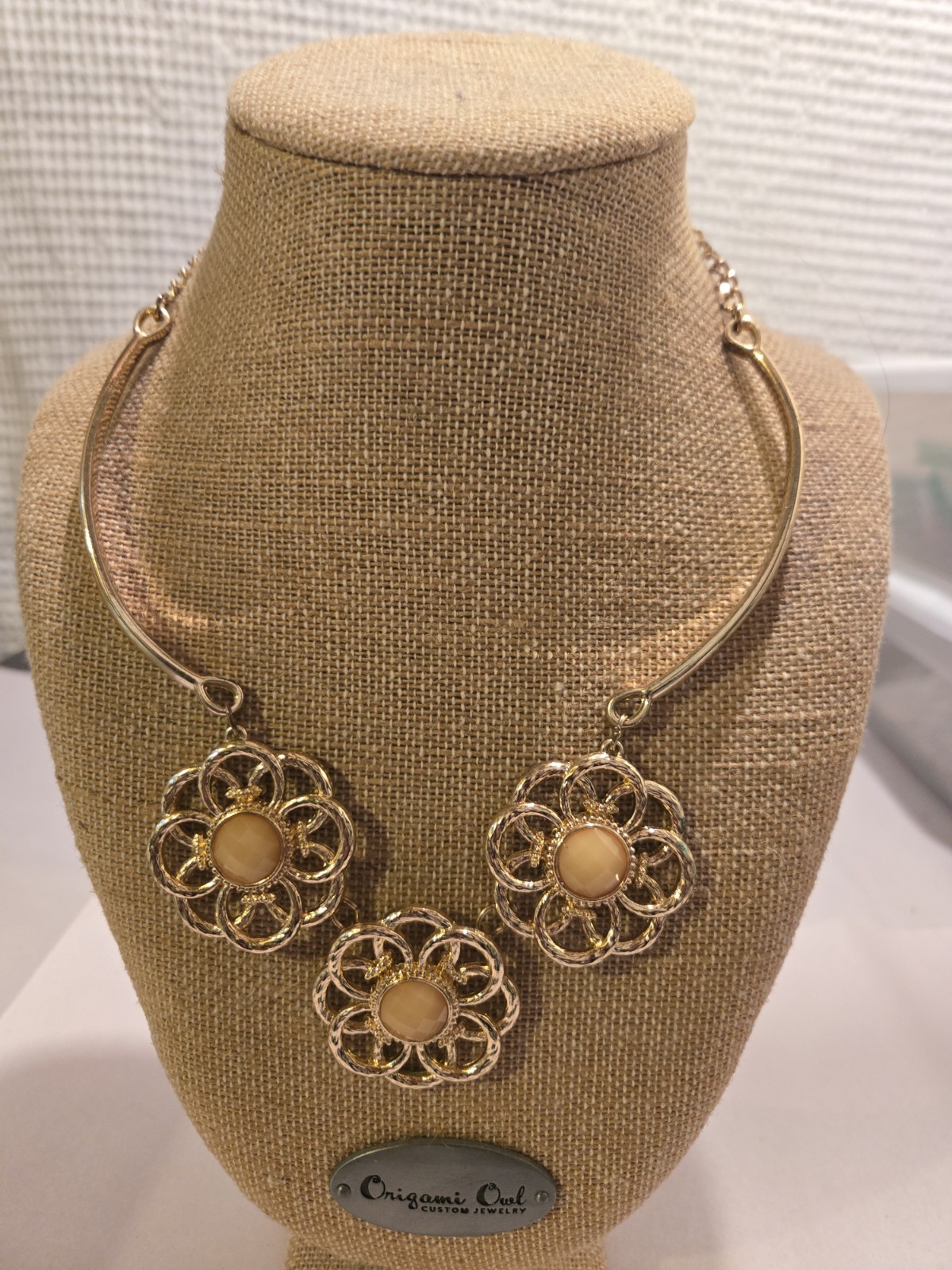 NY Origami Owl Gold Tone Floral Coral Statement Necklace