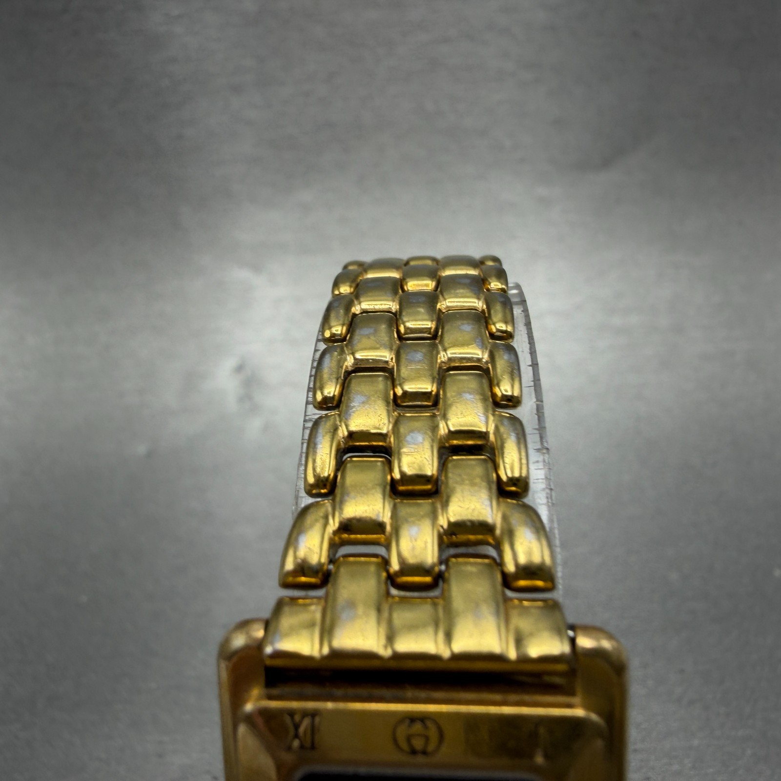Gucci 4200L Tank Watch Women 21mm Black Dial Gold Tone Rectangle New Battery