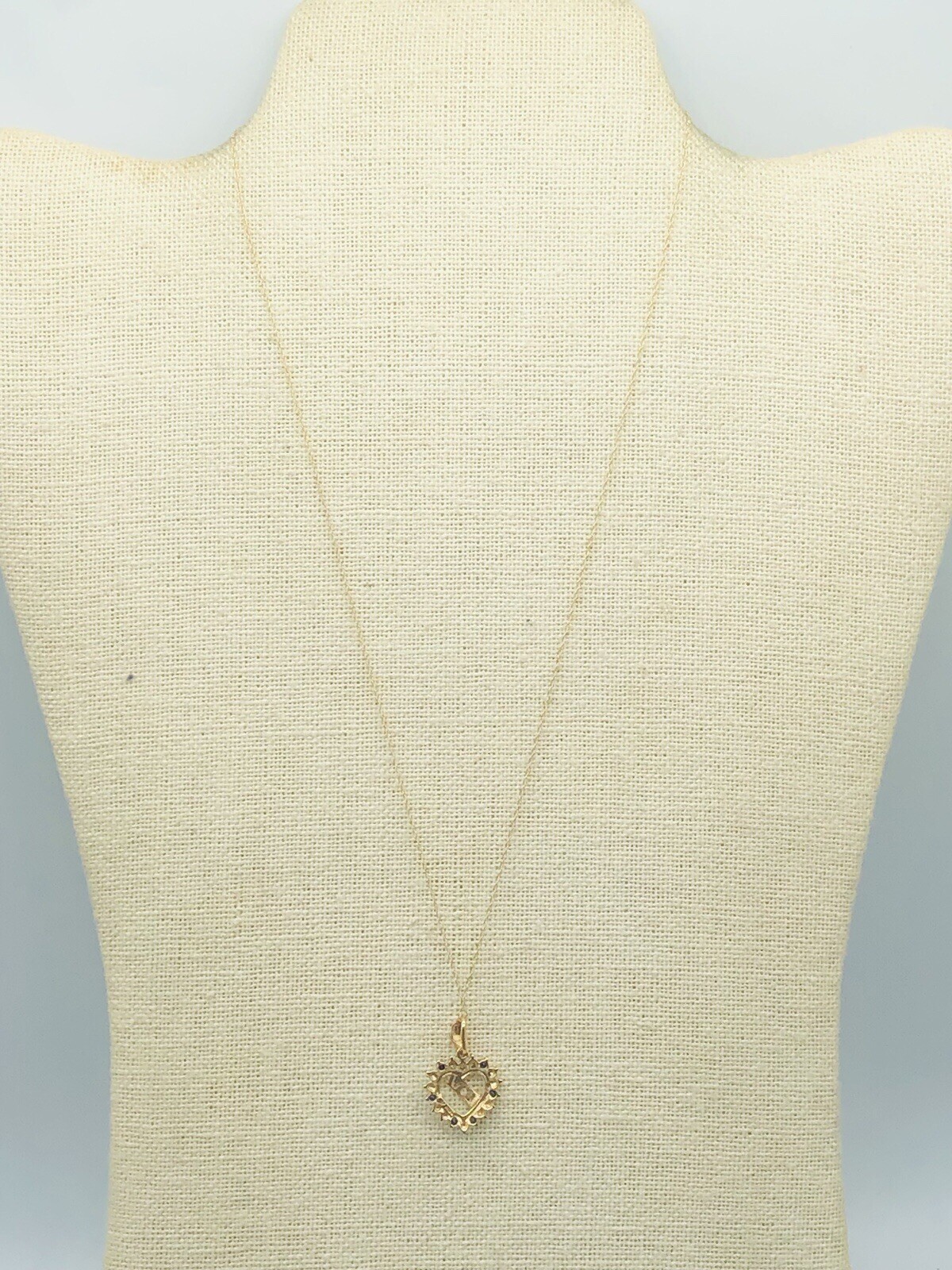 Vtg 10K Yellow Gold Diamond Blue Sapphire Hear Love Pendant Necklace 1.95g – 18”
