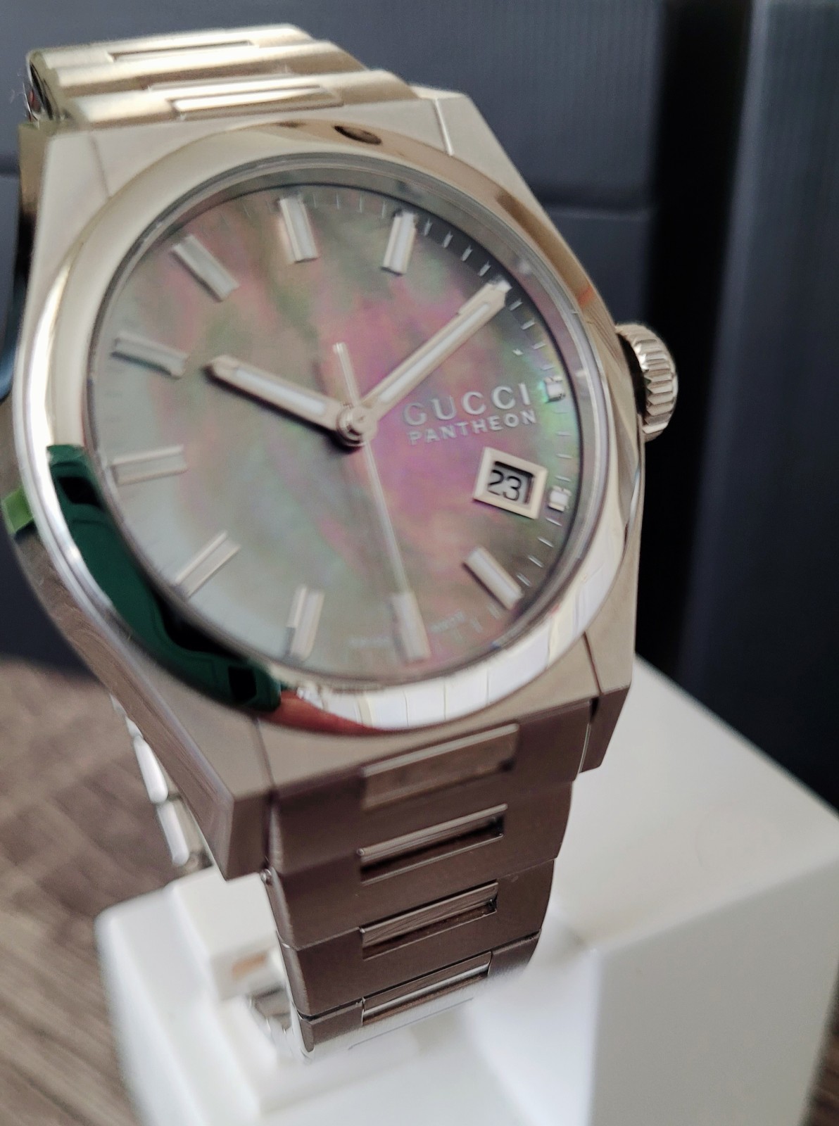 Gucci Pantheon 115.4,Authentic,35MM,Mother Of Pearl Dial,Excellent,Hardly Worn.