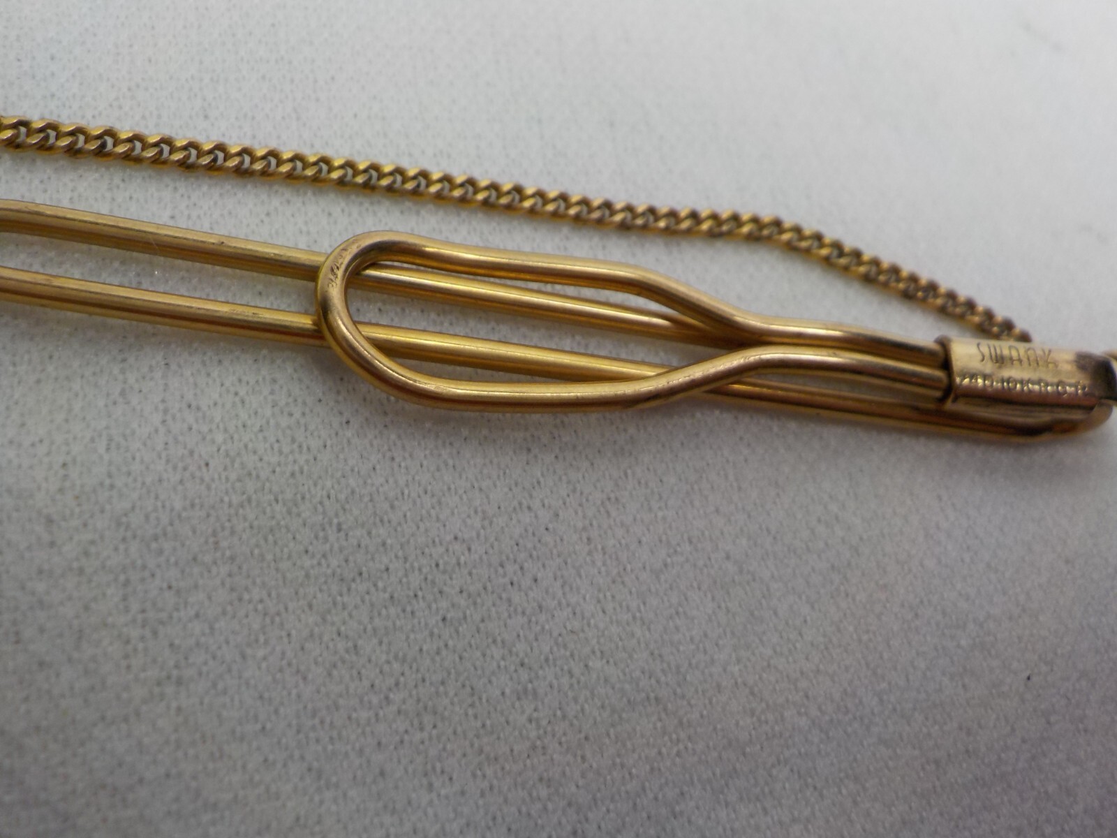 VINTAGE SWANK 1OK RGP TIE BAR WITH CHAIN