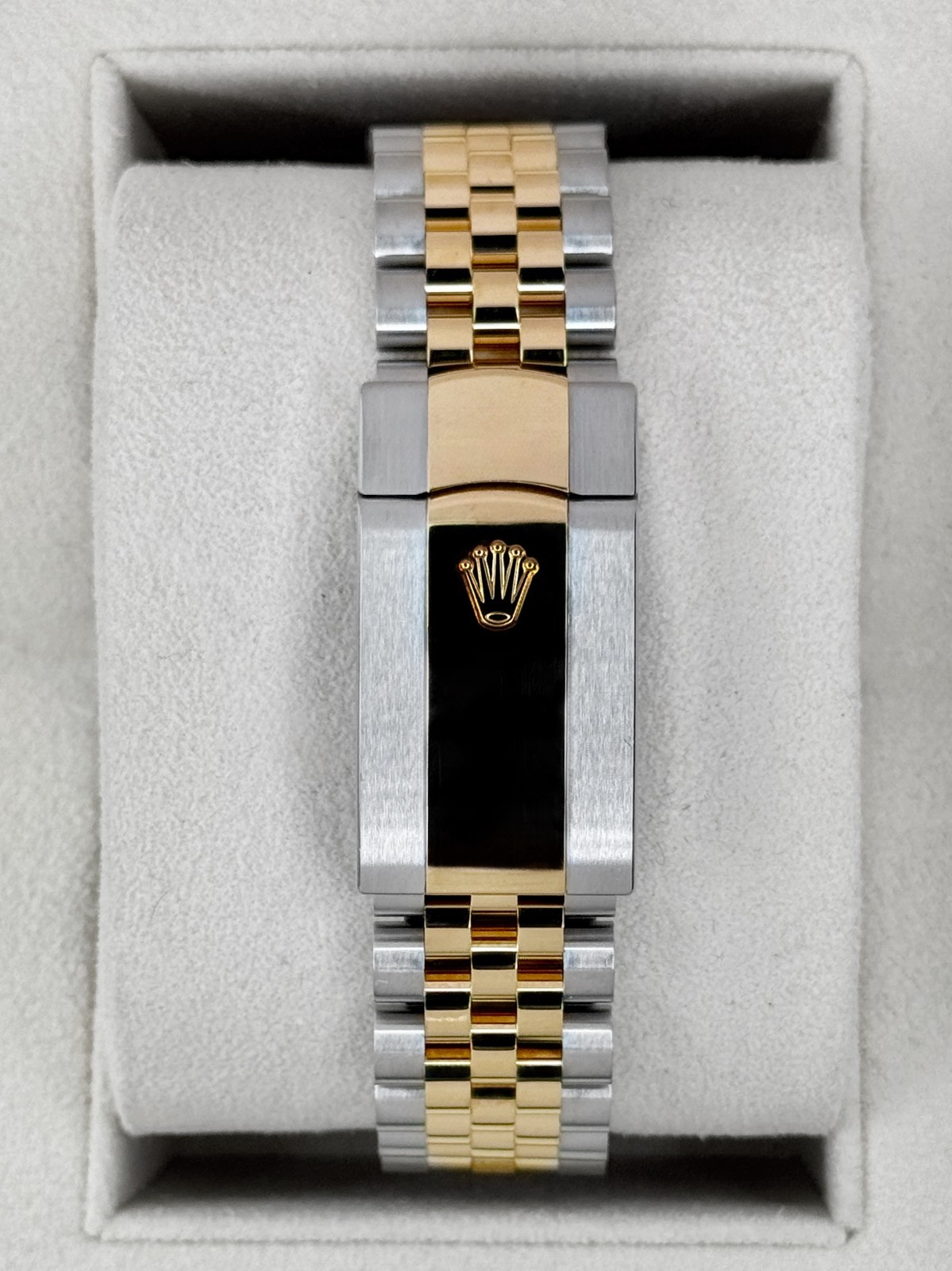 2022 Rolex Datejust 36mm 126233 Two-Tone Jubilee Wimbledon Dial