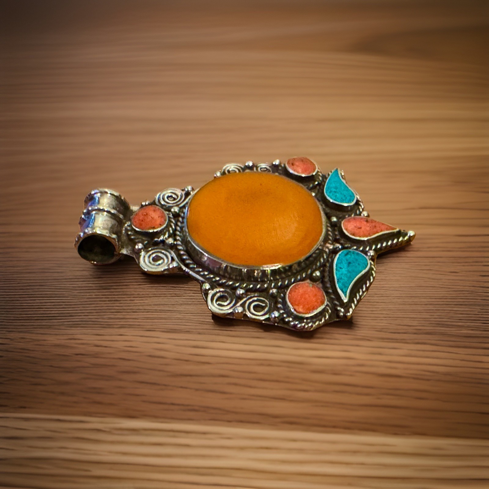 Vintage Style Handcrafted Amber Resin & Inlay Stones Pendant Set In Silver 30gr
