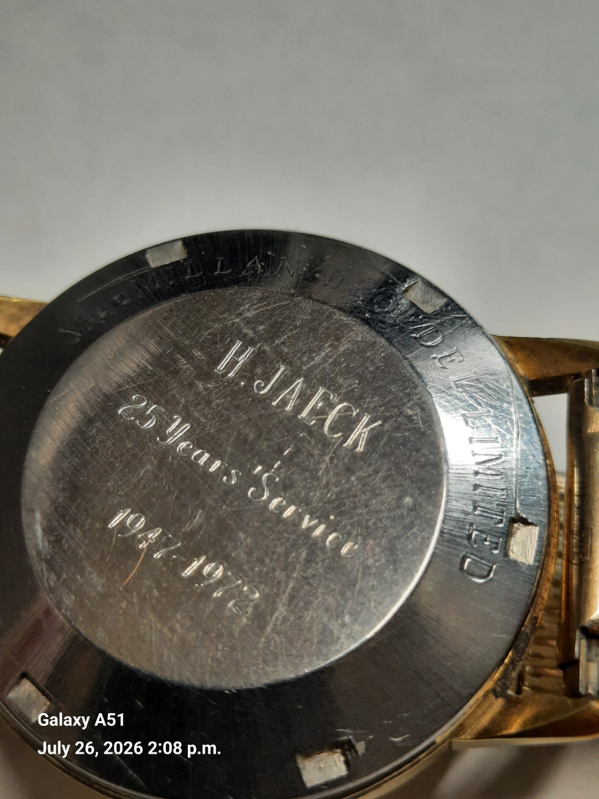 VINTAGE OMEGA GENEVE 17J, AUTO WIND, DATE @ 3 RUNS