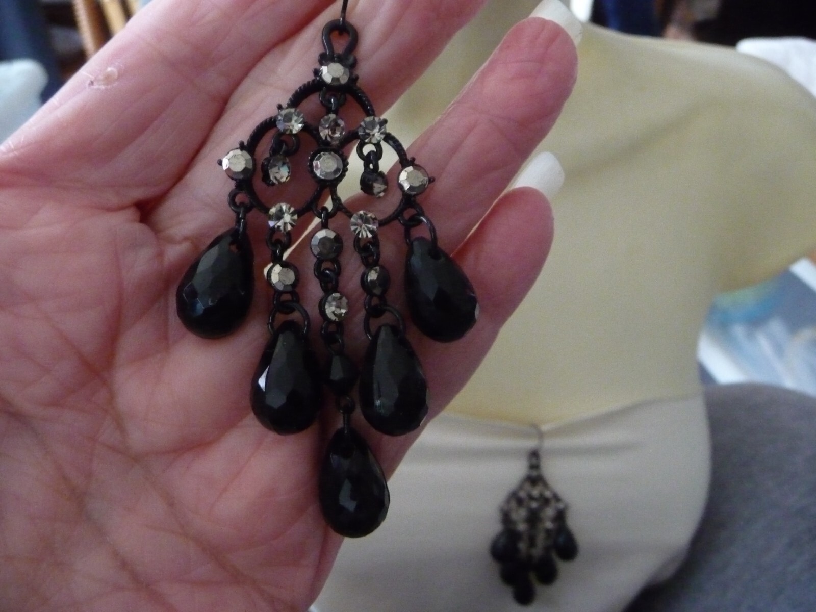 2 1.2″ L DANGLE CHANDELIER BLACK BEADS W RHINESTONES PIERCED EARRINGS #8/11A