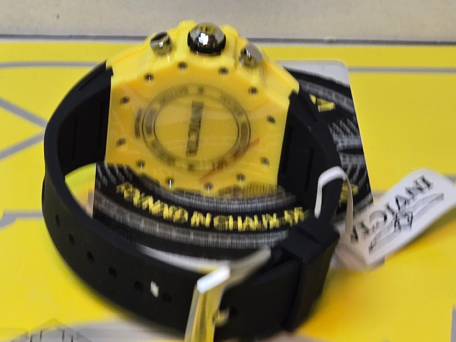 Invicta Racing Valyron Mens Watch 41mm Yellow & Black w/ Black Racing Dial NEW!!