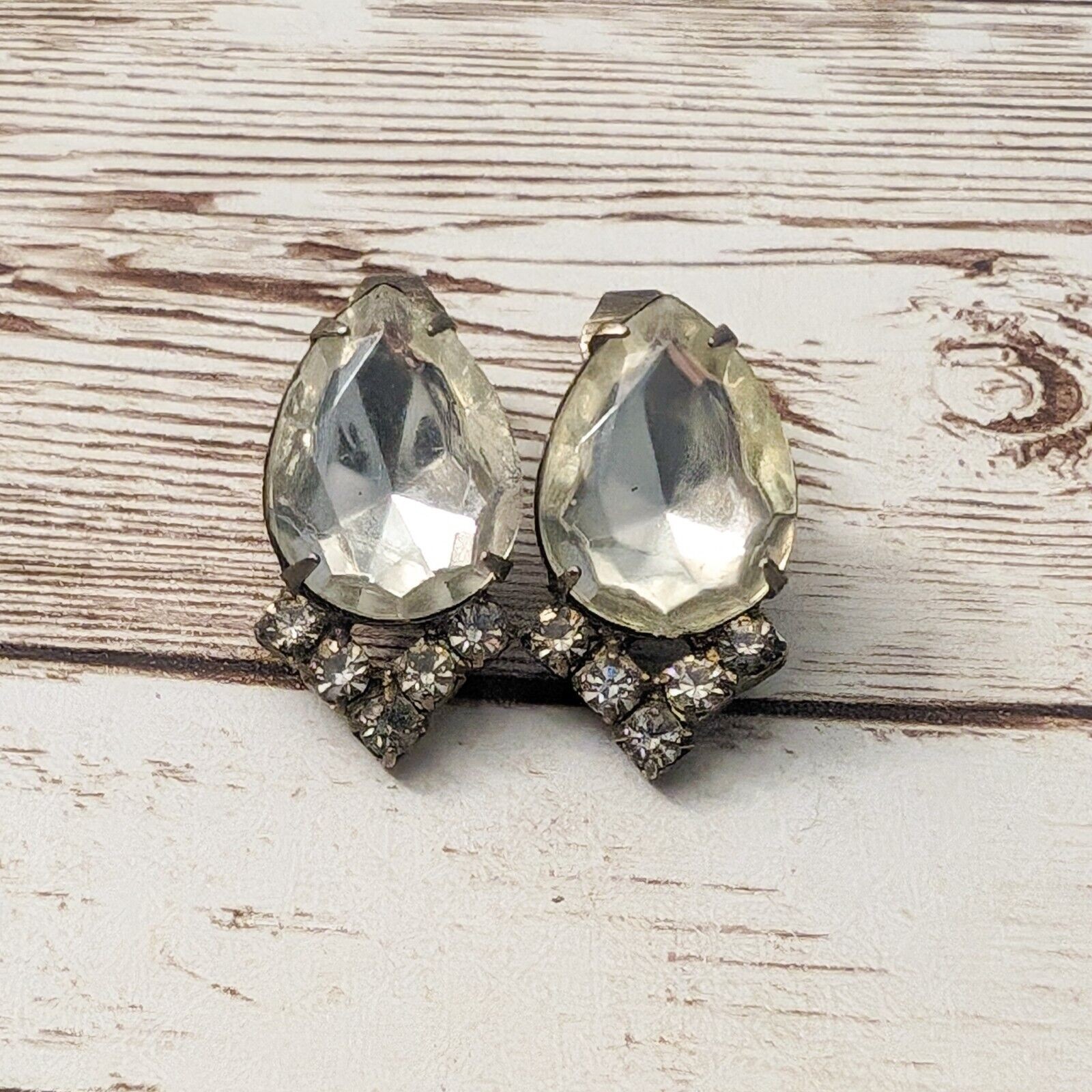 Vintage Clip On Earrings – Just Under 1″ Clear Gem