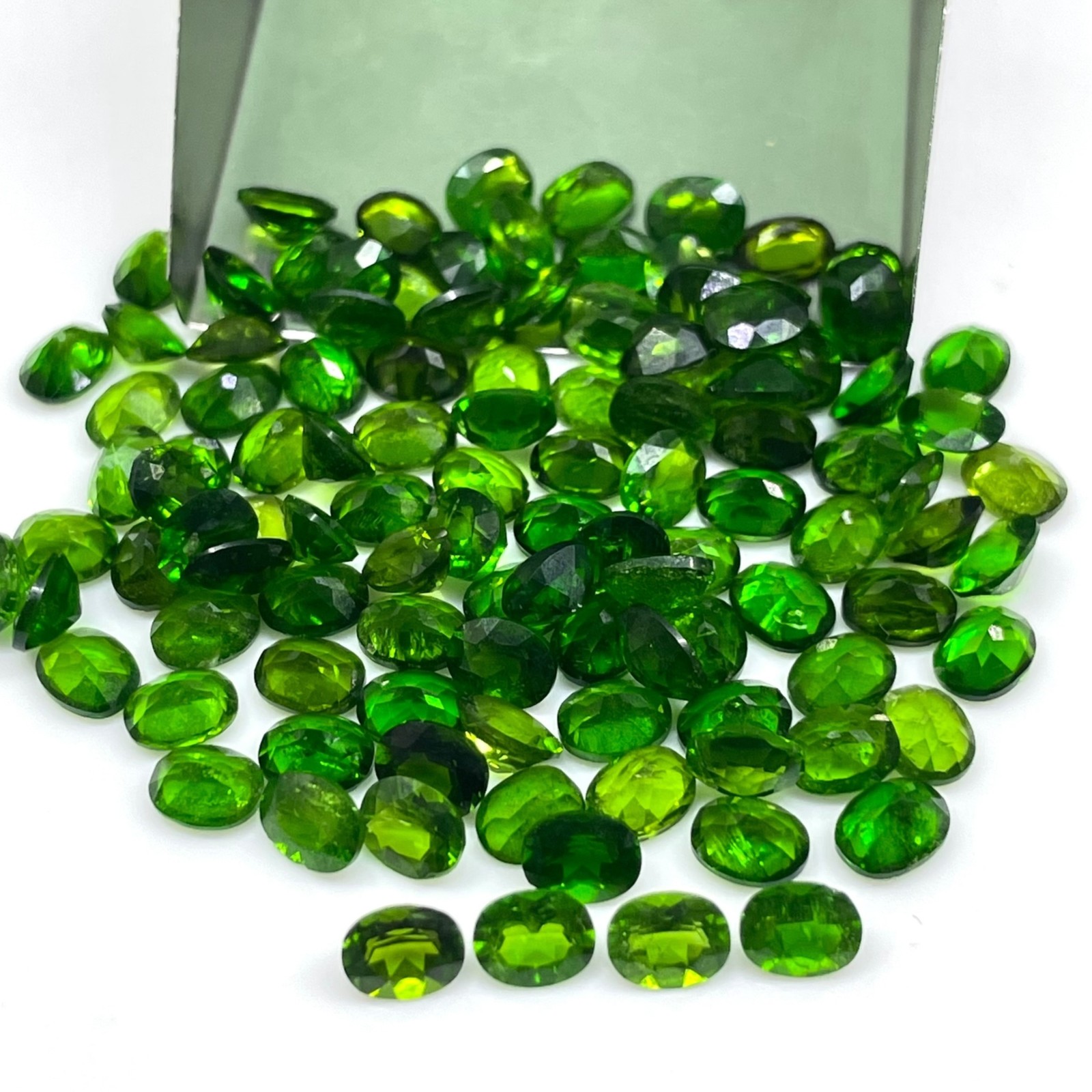 25 Pcs Natural Chrome Diopside 5x4mm Oval Cut Vivid Green Loose Gemstones Lot