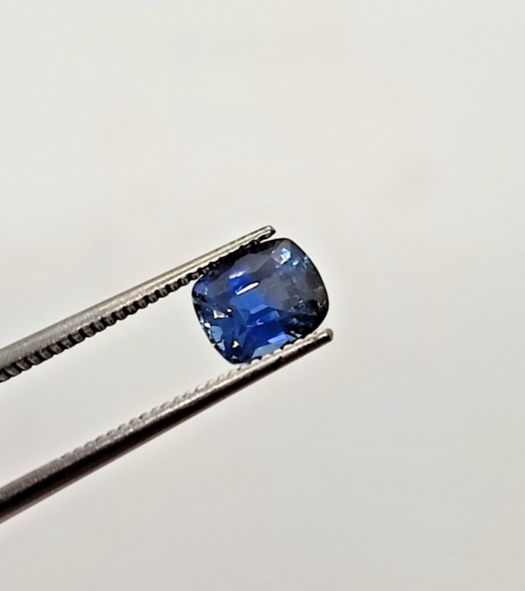 Natural Blue Sapphire 1.38ct Cushion Cut Certified | Vivid Blue | Unheated