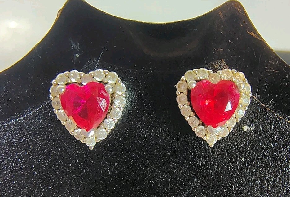 925 Sterling Silver Heart Ruby CZ Halo Stud Earrings Tested 5.7mm 1.64g