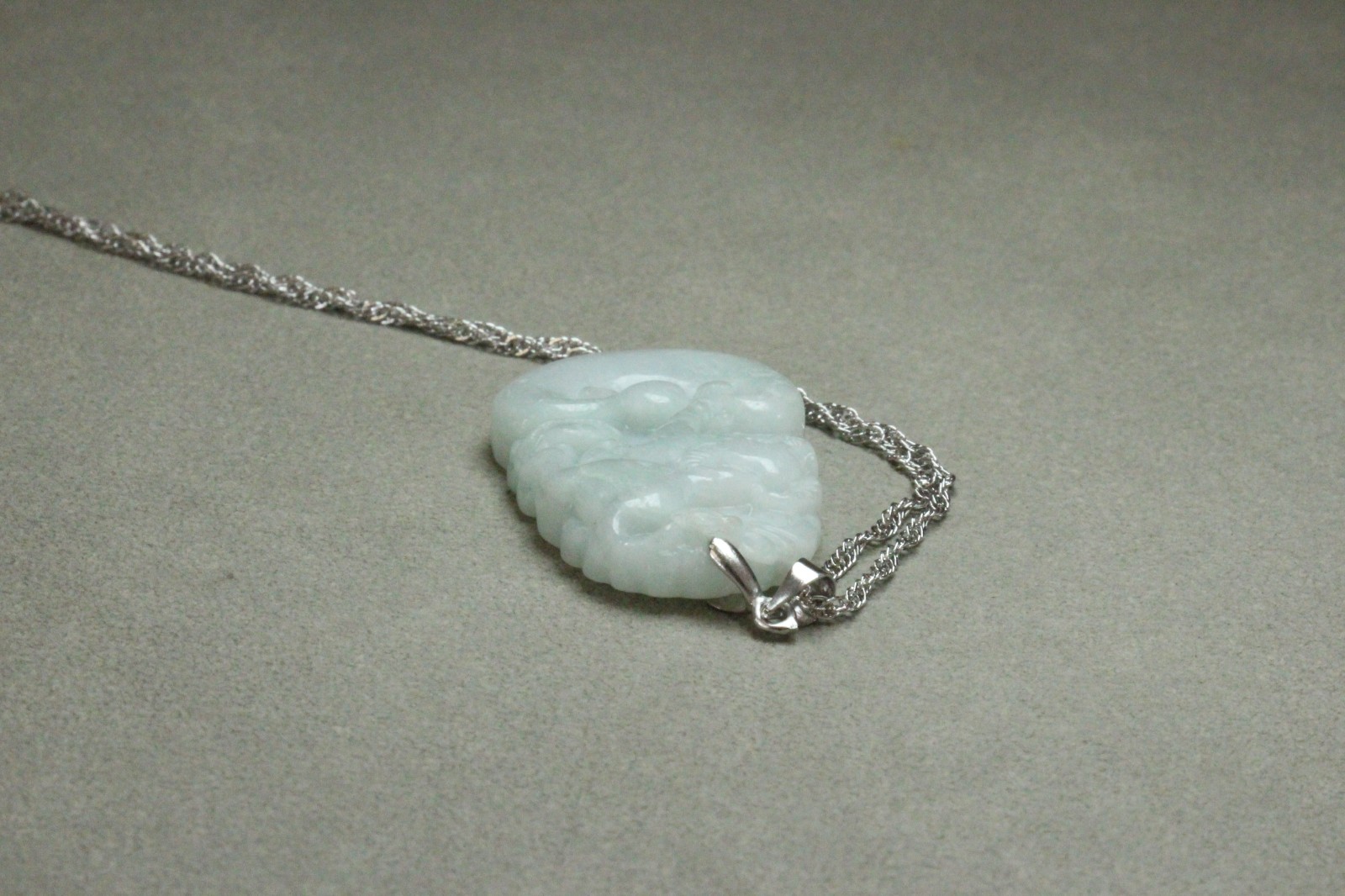 Natural White green A Jadeite jade Hand-Carved Cow (Chinese Zodiac) Pendant