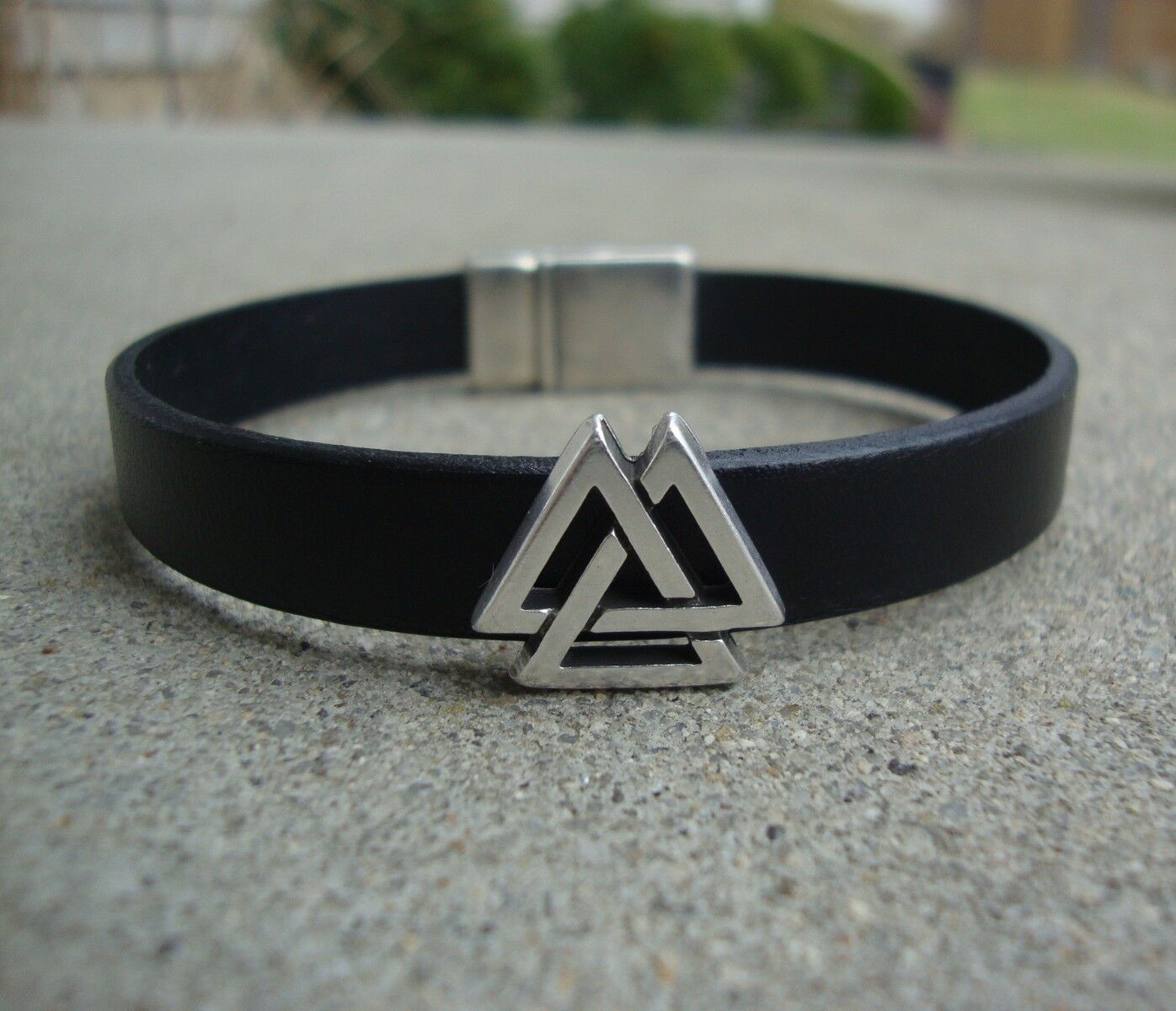 Men’s Black Flat Leather Bracelets with Antique Silver Valknut Bead USA