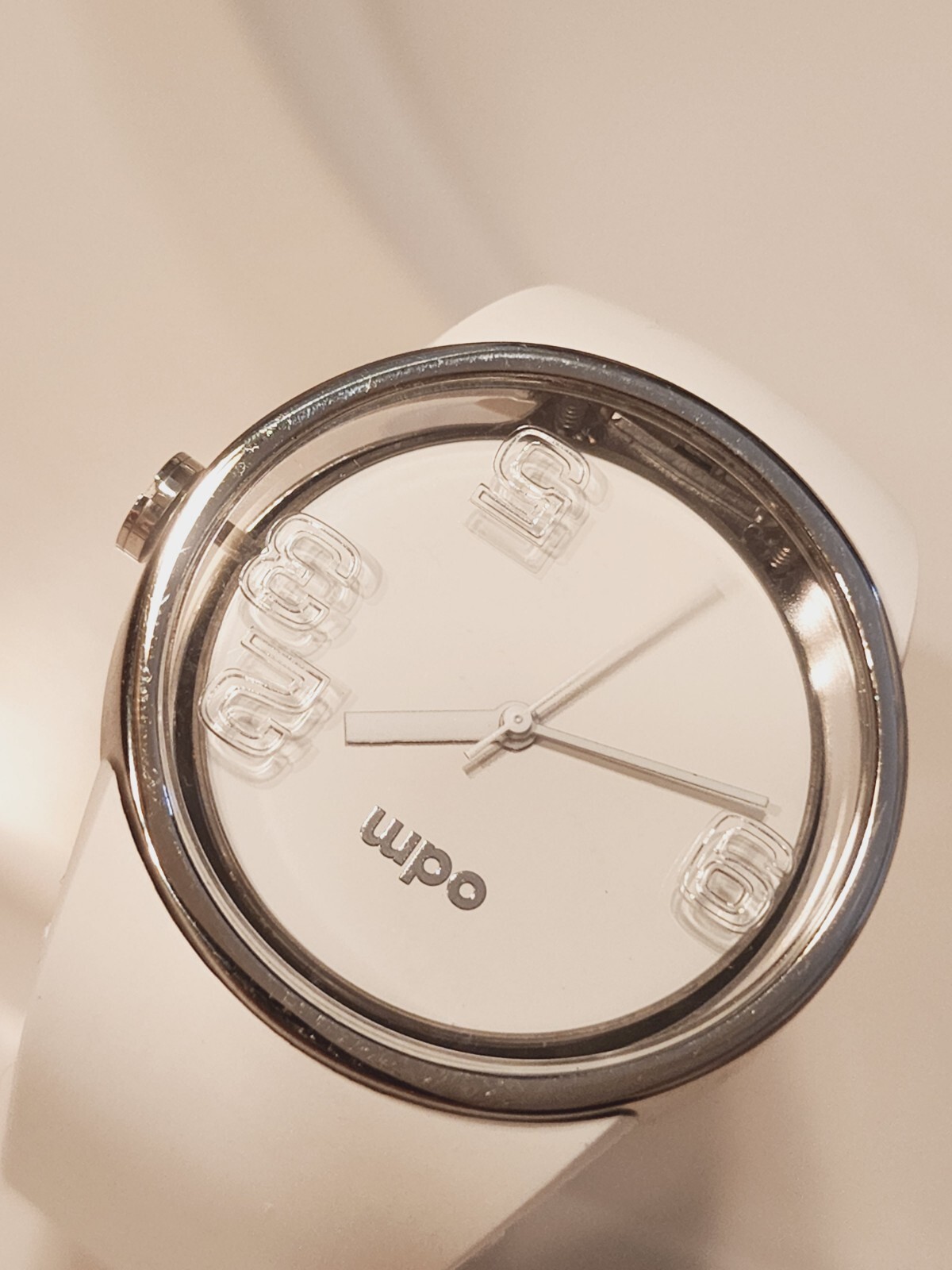 ODM Blink Analog Watch WHITE DD131-02 ** RUNNING **
