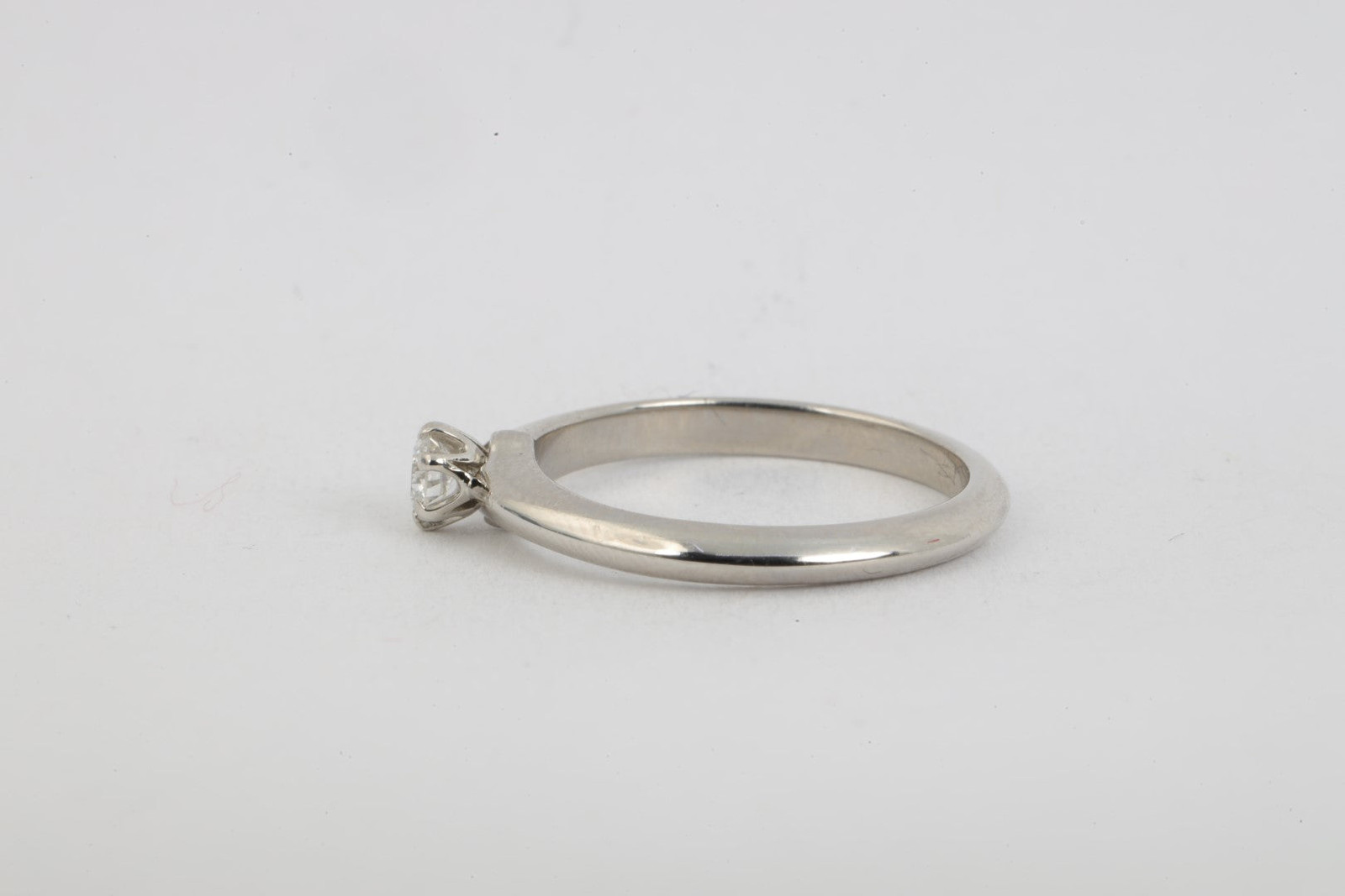 Tiffany & Co. 950 Platinum Engagement Ring with 0.27tcw Diamond Size 6 (4.16g.)