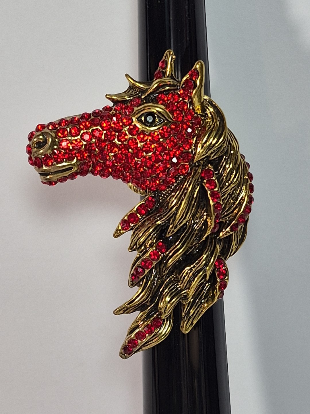 Stretch Ring Horse Head Red Crystal Rhinestone Gold-tone