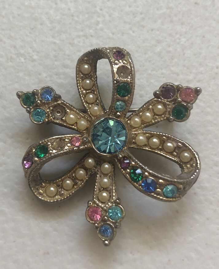 Vintage Mid 20th Century Brooch Base Metal With Sparkly Multicolored Stones