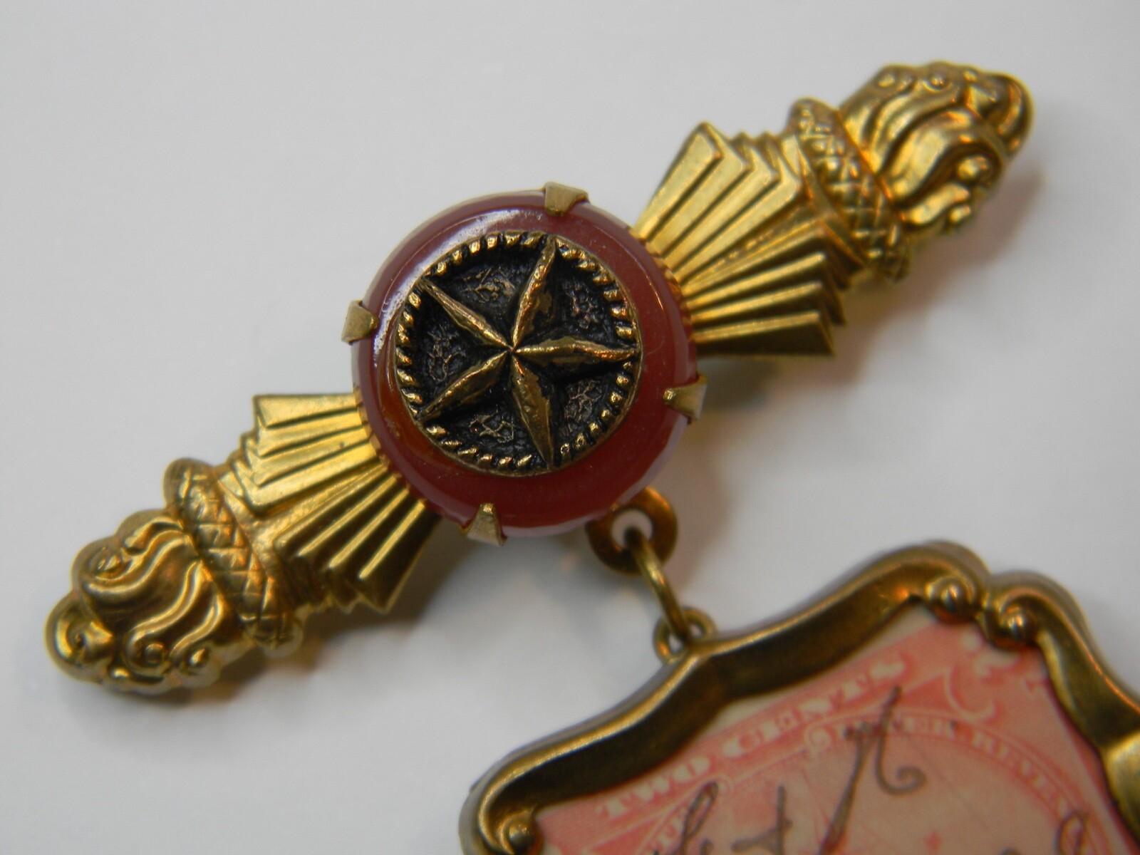 1898 19C VINTAGE 2 CENT DOCUMENT STAMP GOLD PLATED ORNATE BROOCH PIN PENDANT