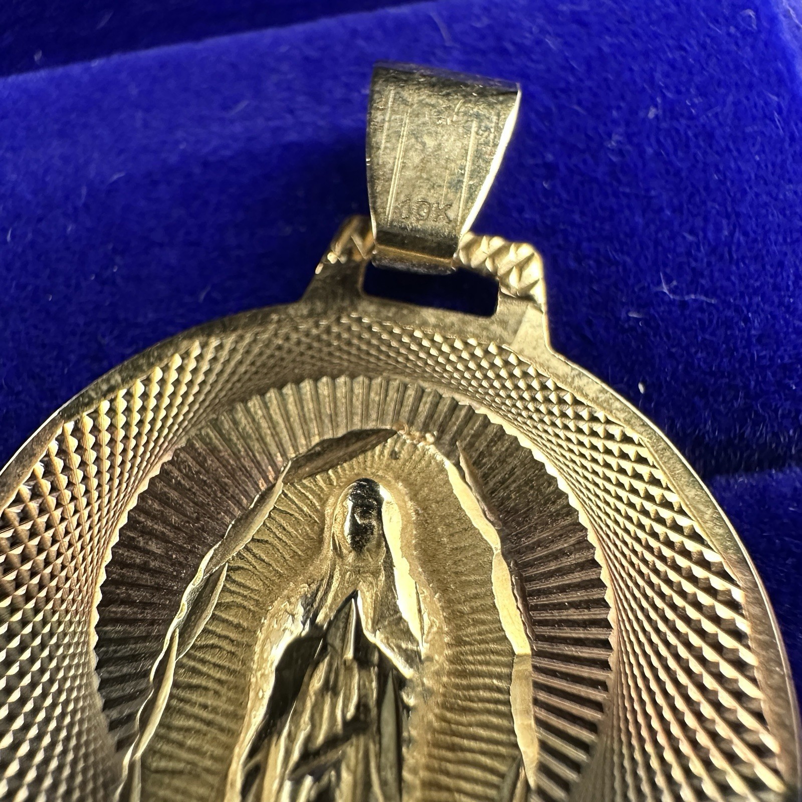 10K Yellow Gold Sacred Heart Jesus Virgin Mary Reversible Pendant 3.48g