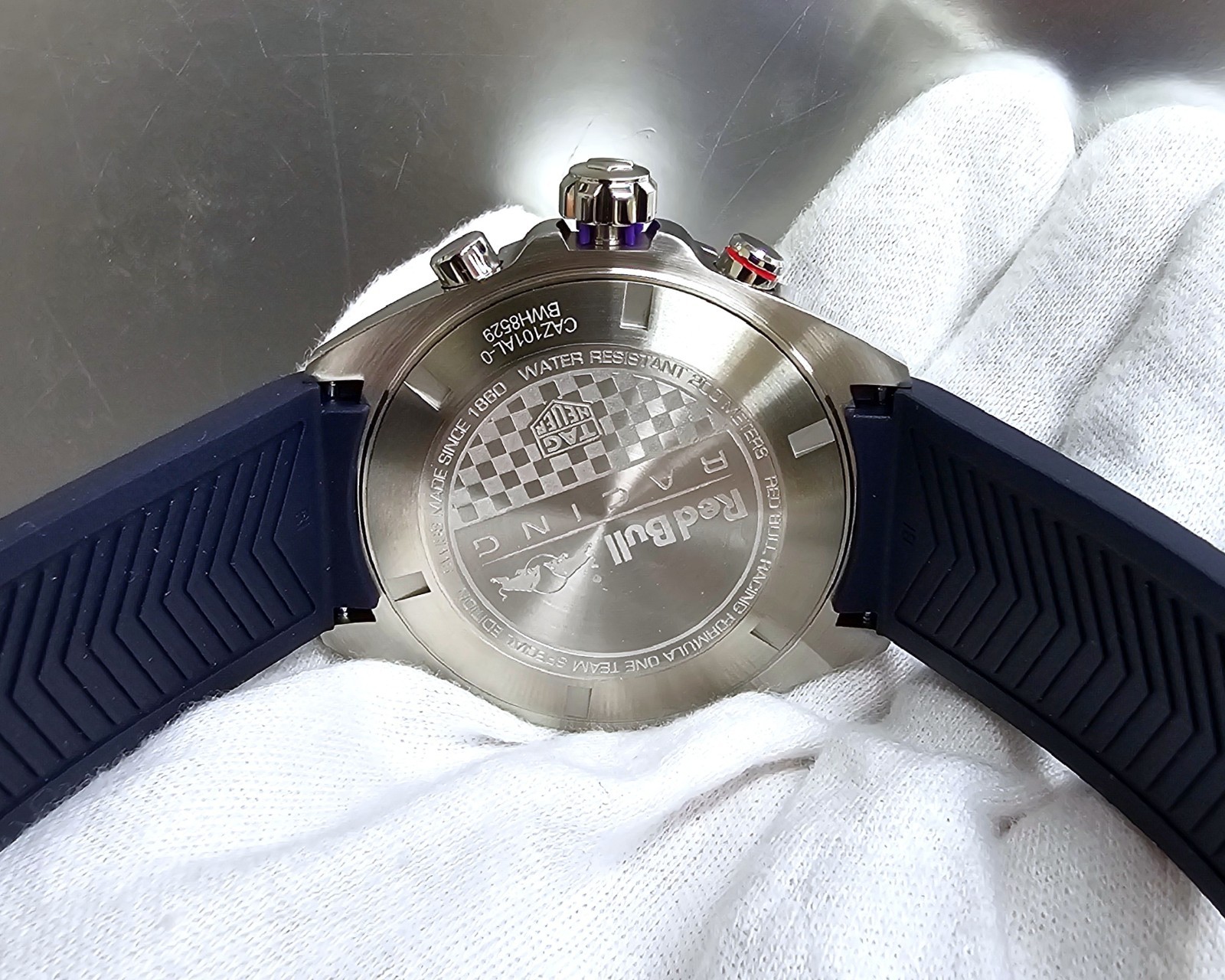 TAG HEUER FORMULA 1 43MM X RED BULL RACING RUBBER MEN’S WATCH CAZ101AL.FT8052