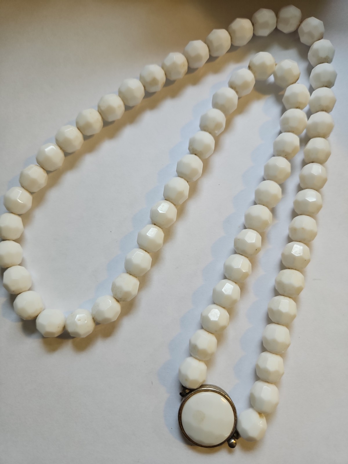 Vintage WHITE GLASS faceted BEADED NECKLACE. 24 INCHES