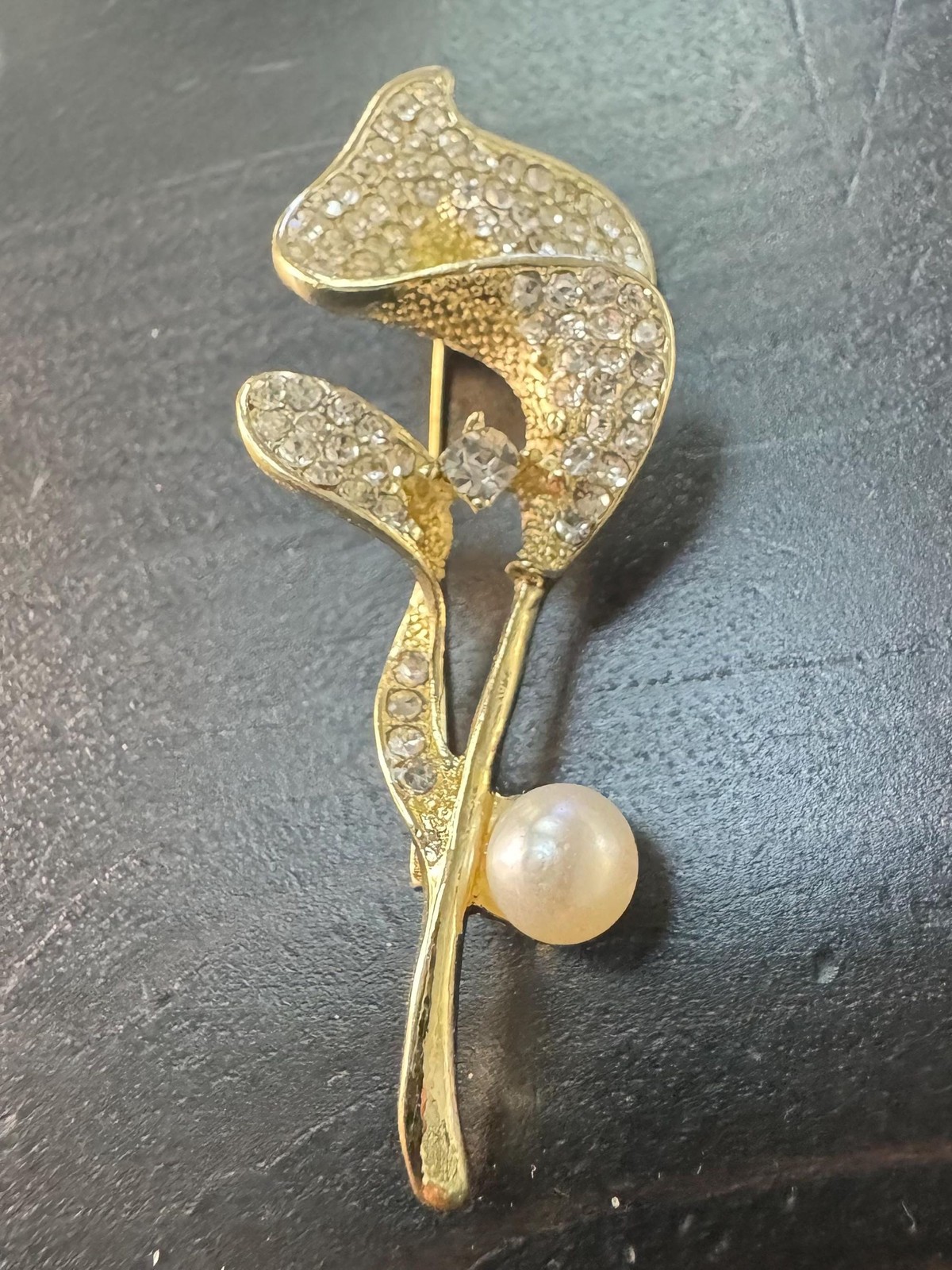 Vintage Calla Lily Flower Crystal Rhinestone Brooch Pin B43