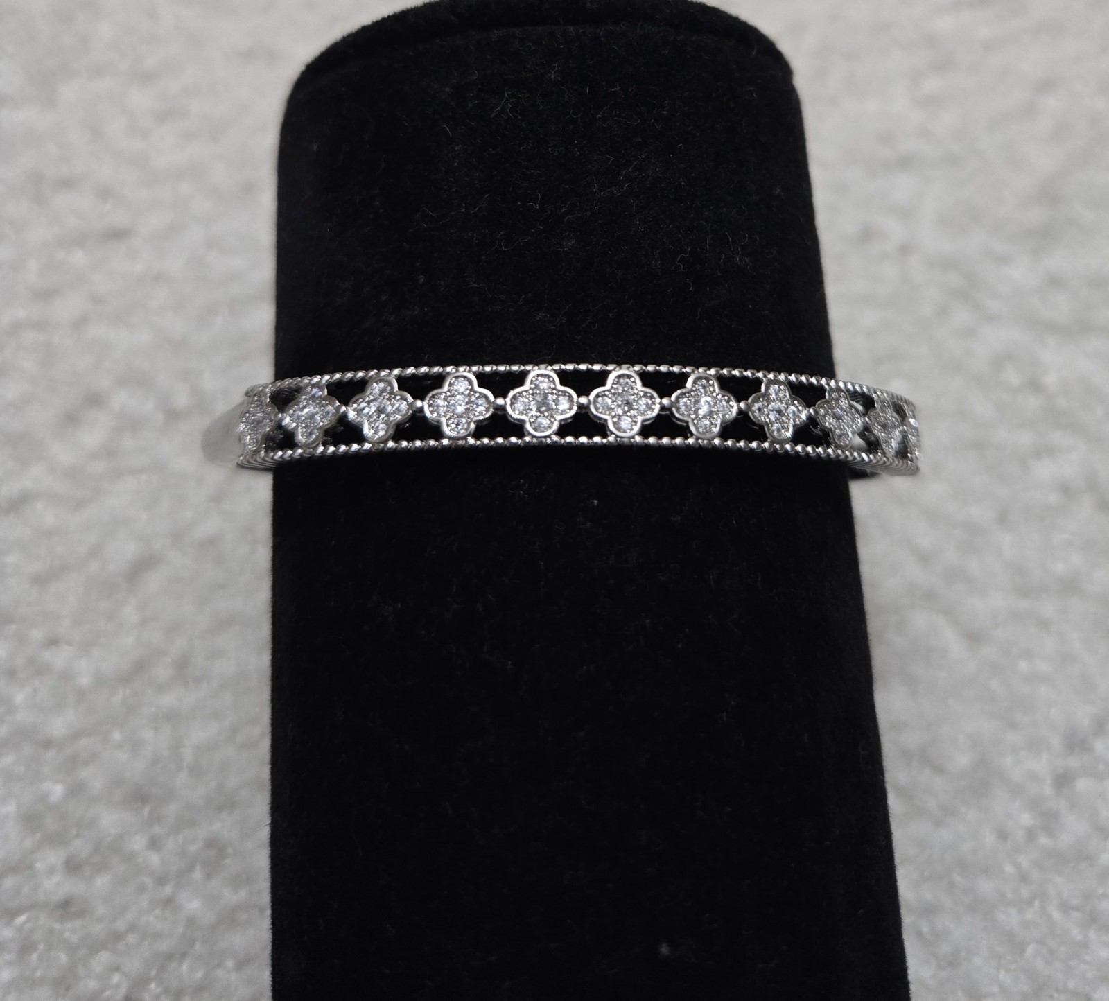 Silver Tone Clover Pattern Cuff Bangle Bracelet, No Stone, Silver Color+Ring