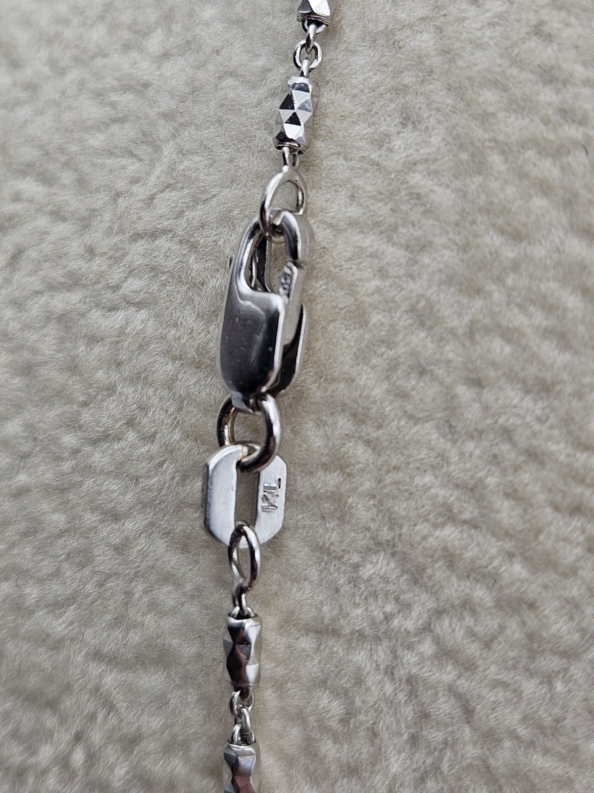 18K White Gold Diamond Cut Bead Chain Necklace Minimalist 18” Italy 1.6mm, 5.7gr