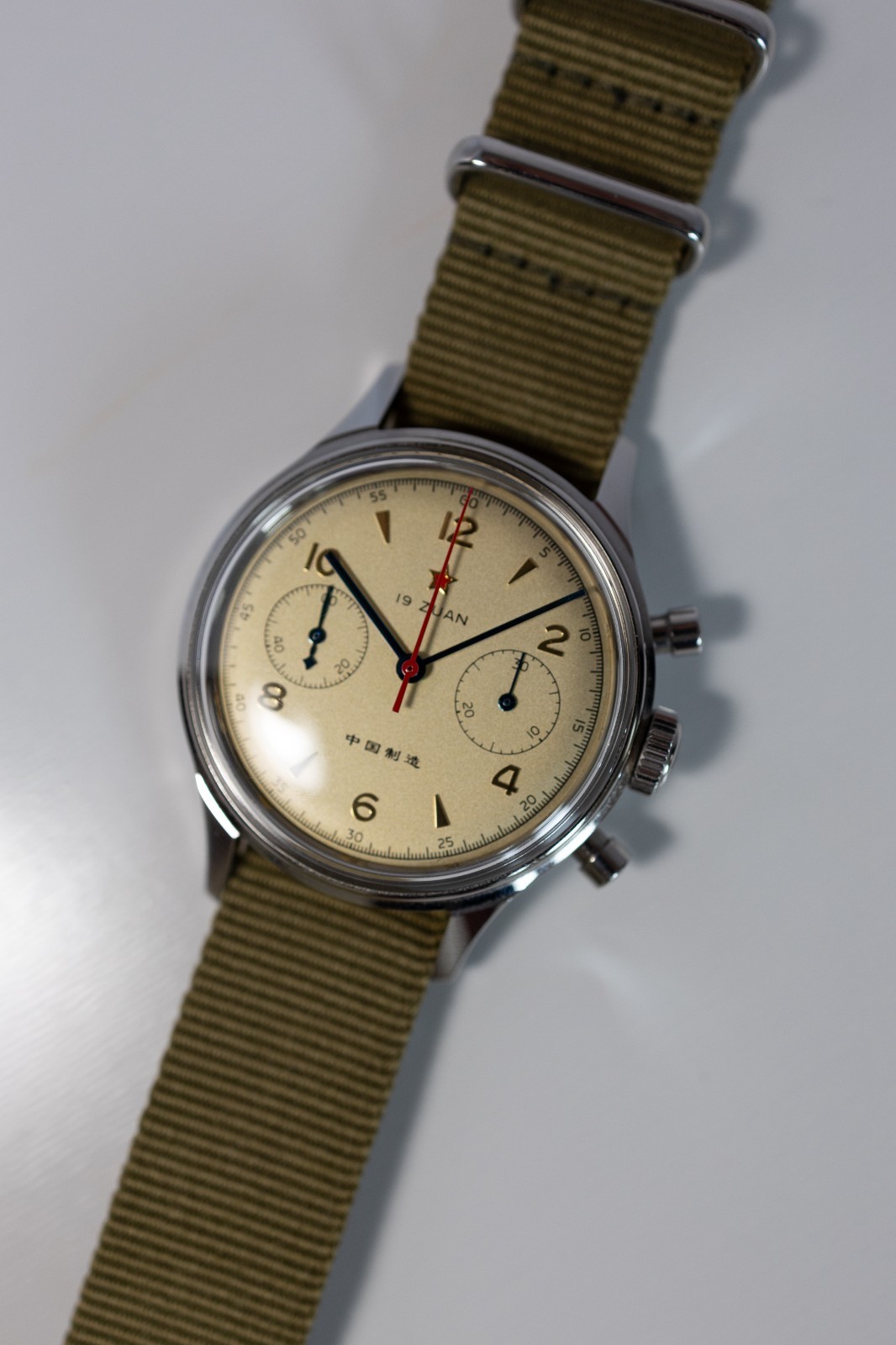 Seagull Red Star 6345A2901 – 38mm Column Wheel Chronograph Acrylic Swan Neck