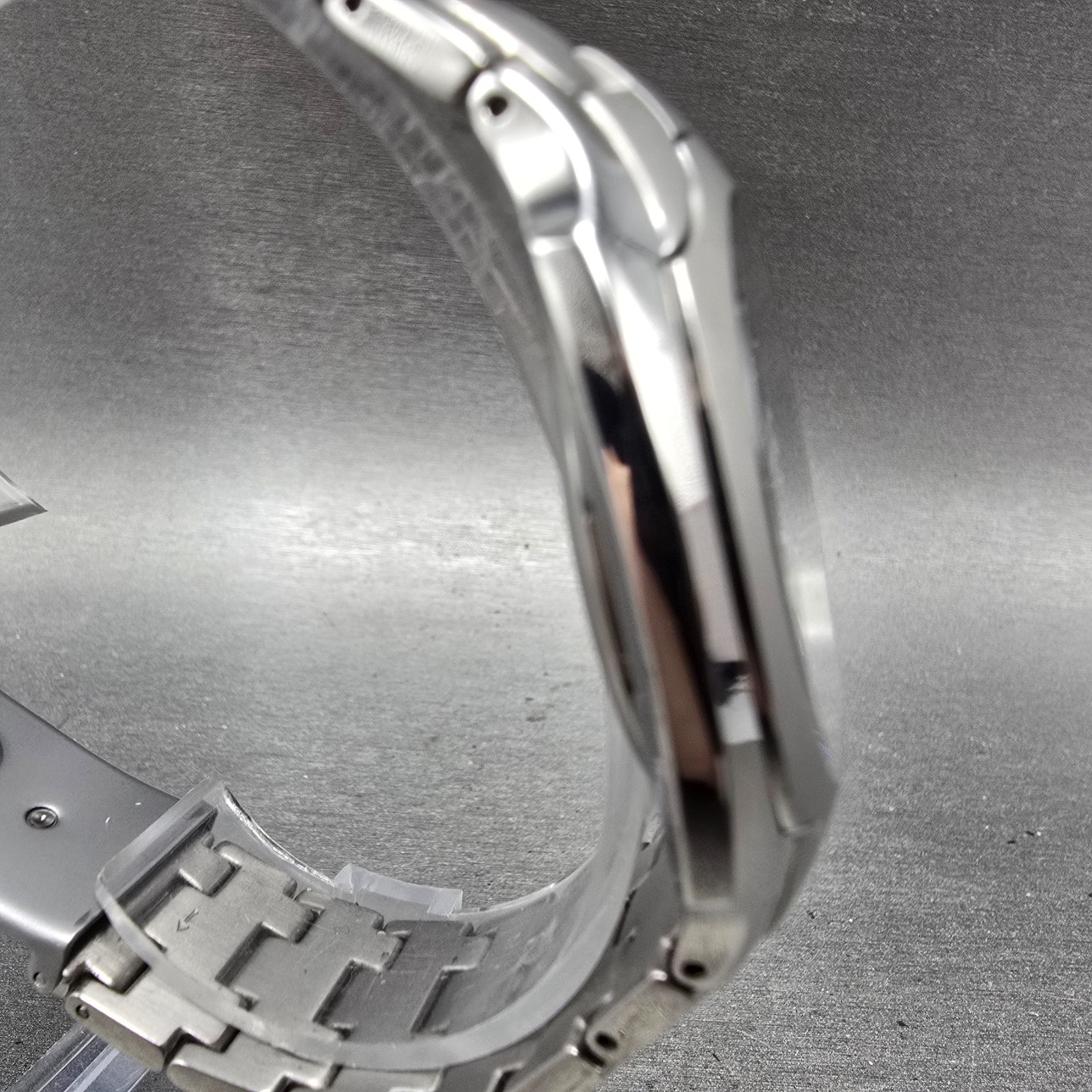 Citizen Eco-Drive Watch Men 38mm Black Dial Titanium Date E111-S049610 Runs