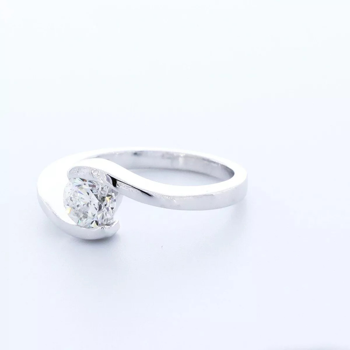 Solitaire Engagement Ring Solid 14K Gold 1.07 CT Round Lab-Grown Diamond F VS1