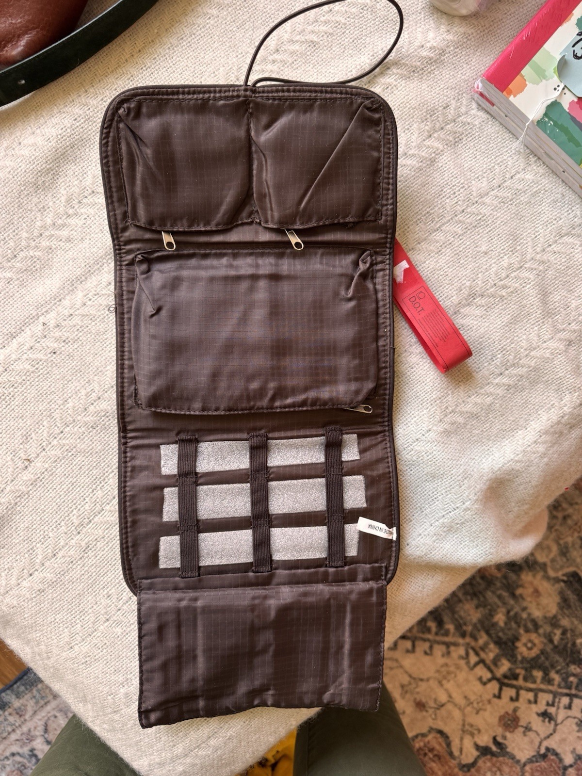 Designs On Travel Jewelry Roll Up Case NWT Apple Green