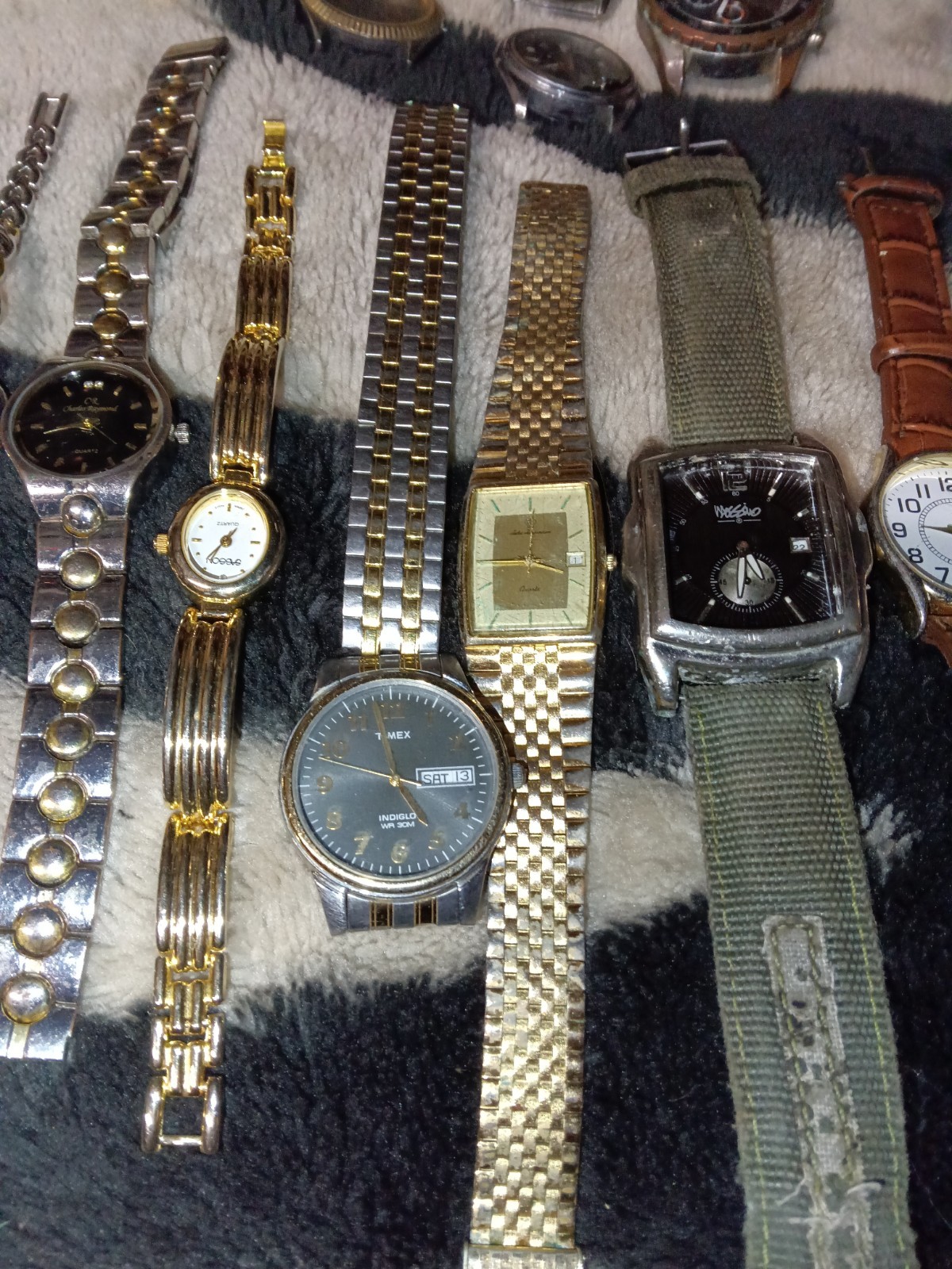 VINTAGE Watch Lot Men’s And Women’s Seiko, Citizen, Pulsar, Etc Gold Silver